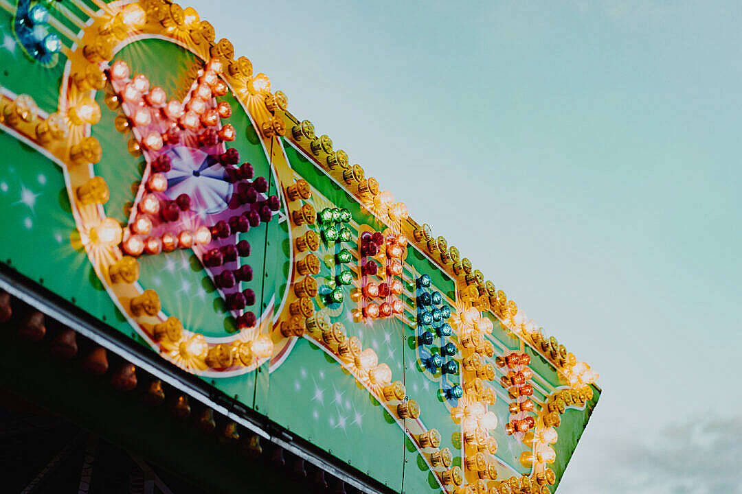 Vintage 90's Luna Park Aesthetic Background