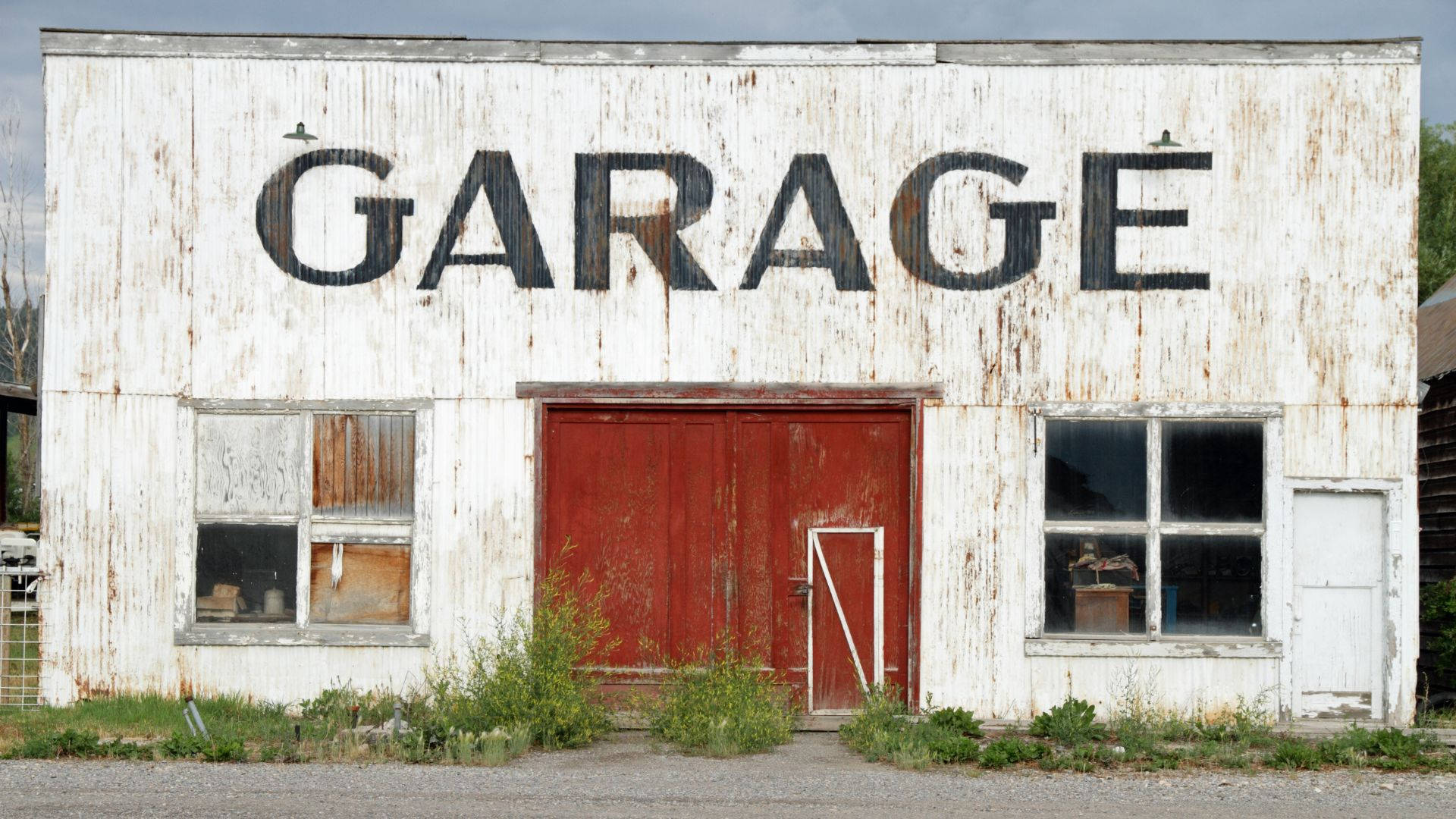 Vintage Abandoned Garage Repair Shop Background