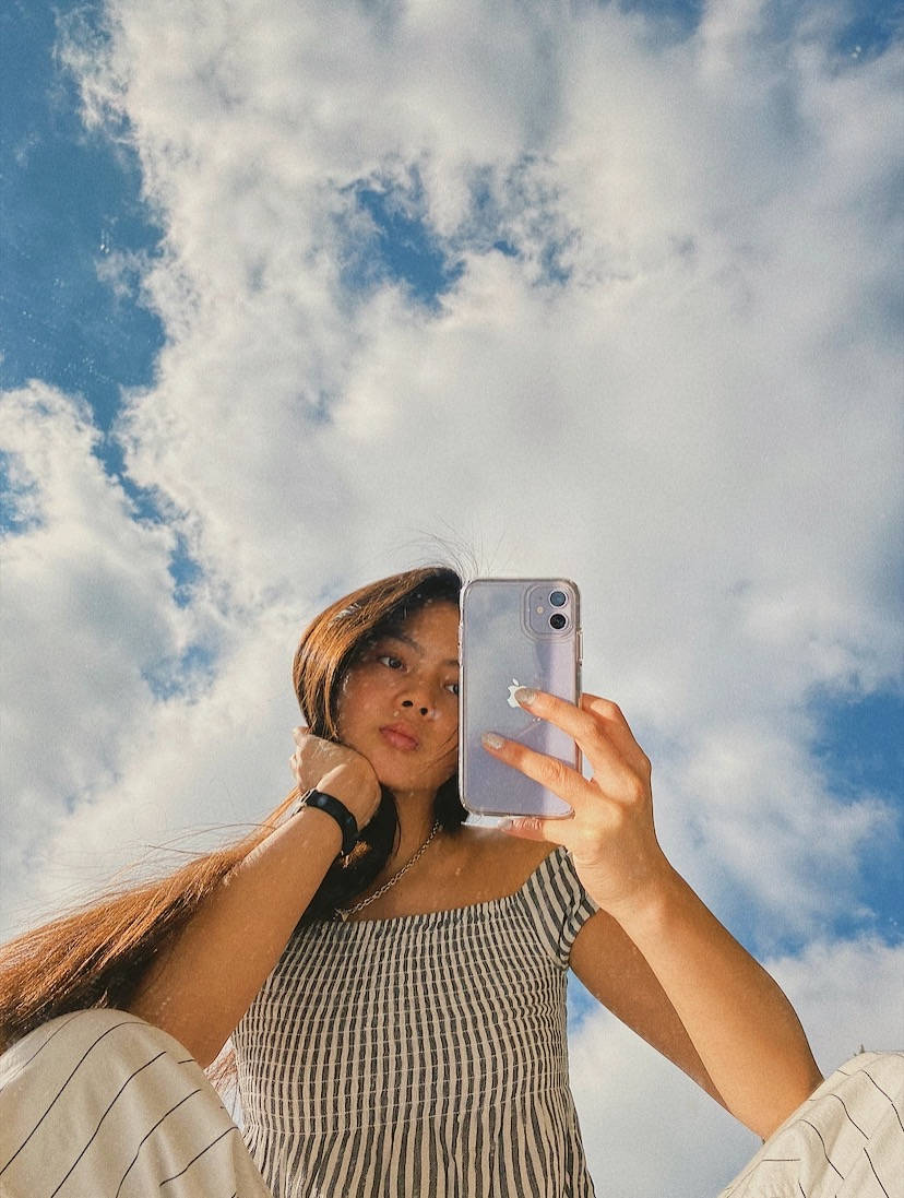 Vintage Aesthetic Clouds Selfie