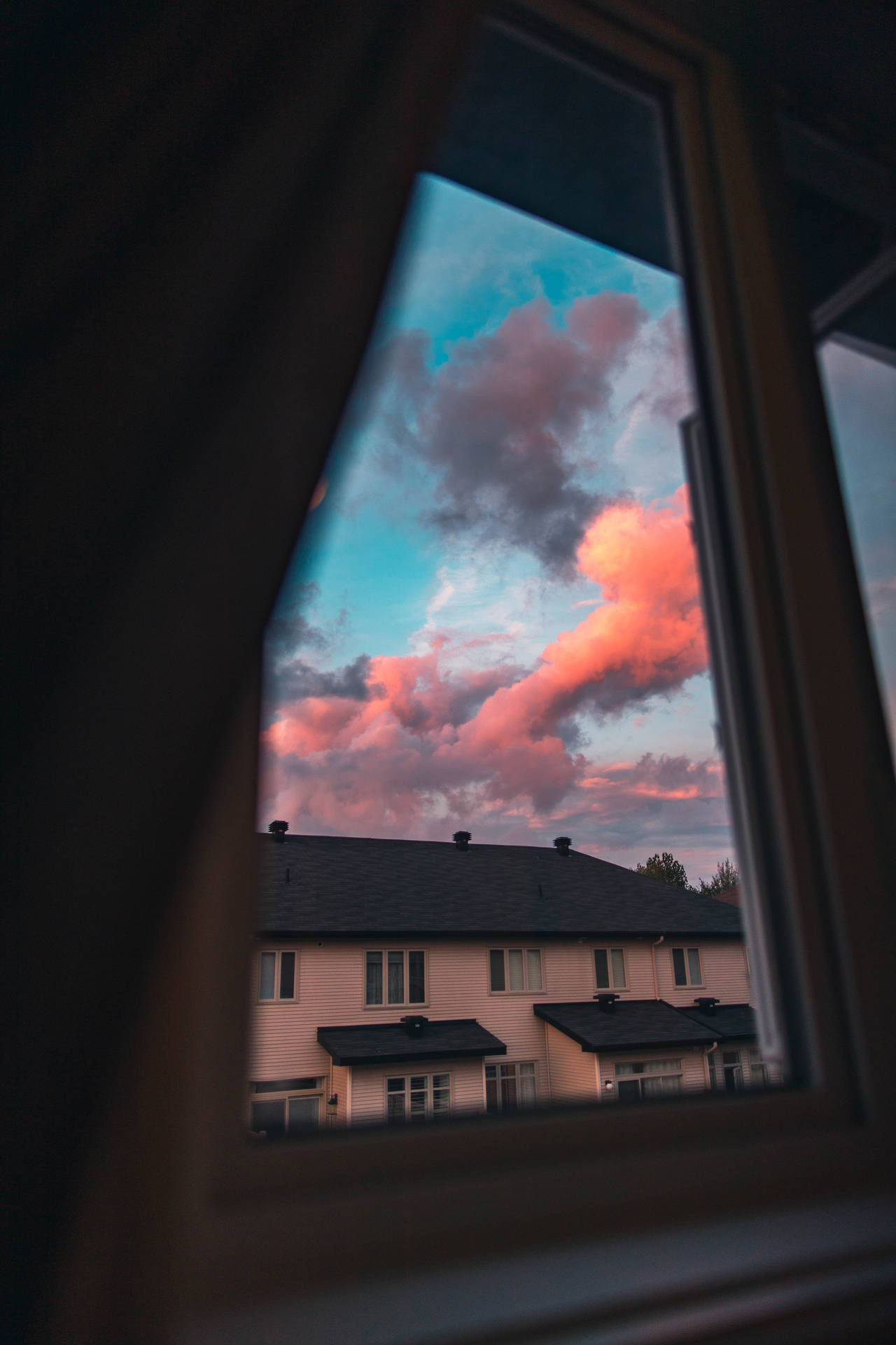 Vintage Aesthetic Clouds Window View Background