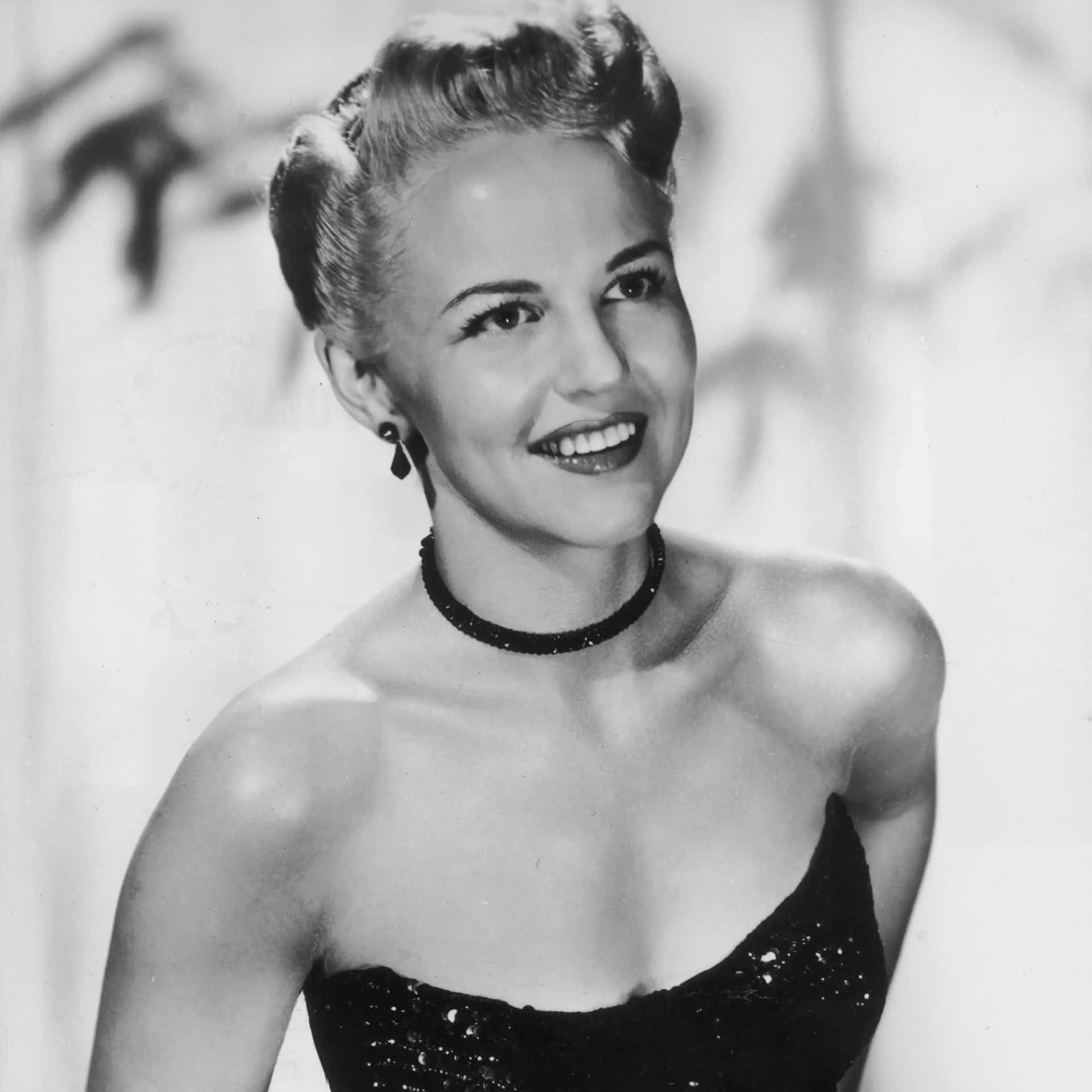 Vintage Blackand White Portraitof Smiling Woman Background