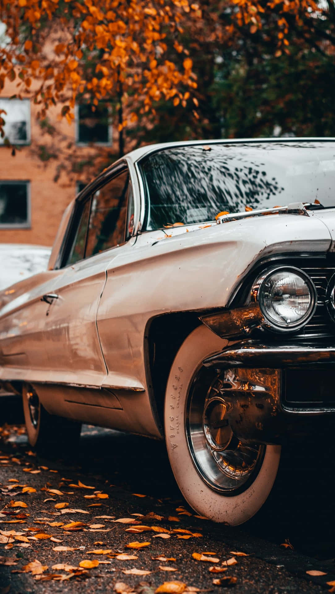 Vintage Car With Autumn Leaves Iphone Background