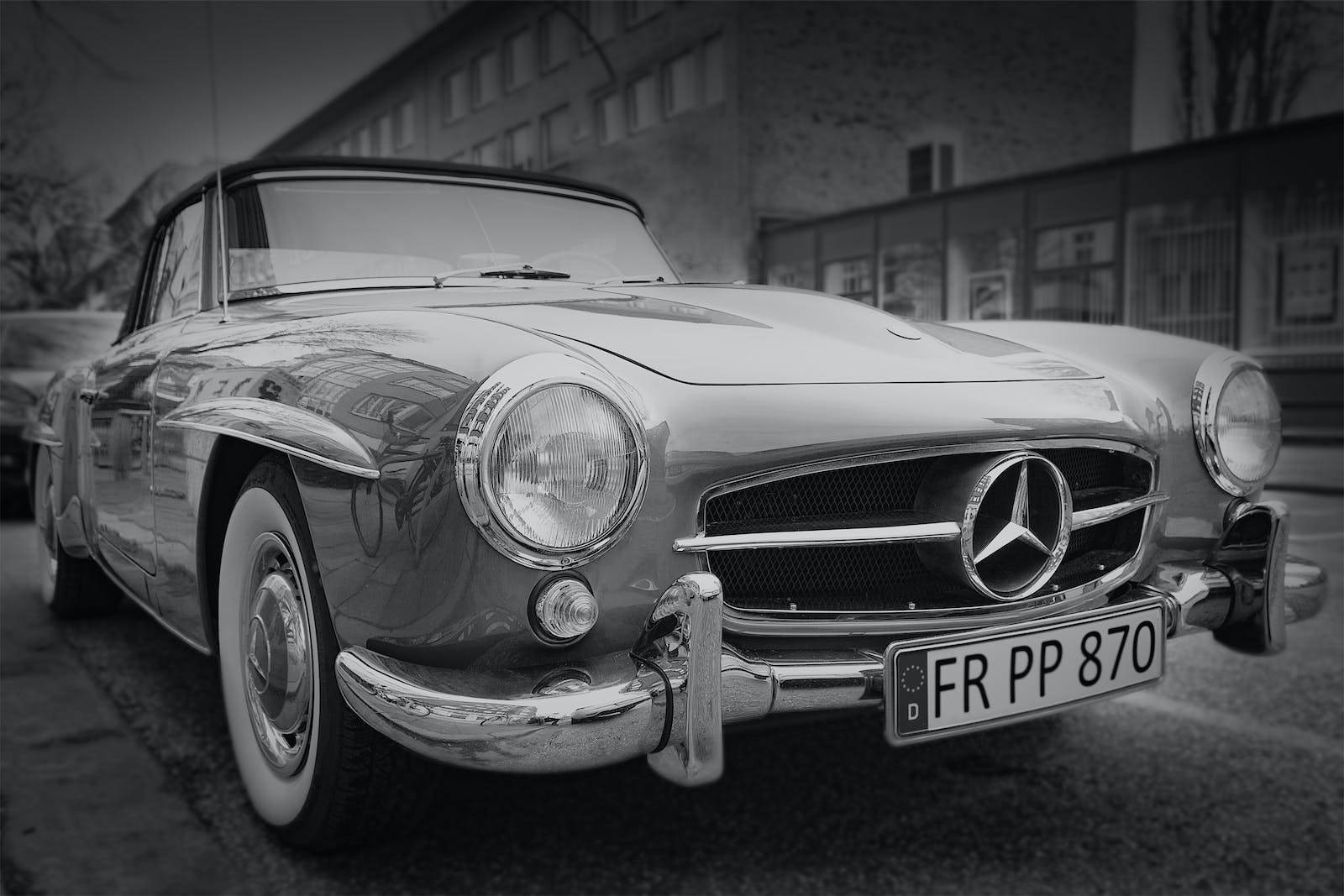 Vintage Mercedes Benz Roadster Background