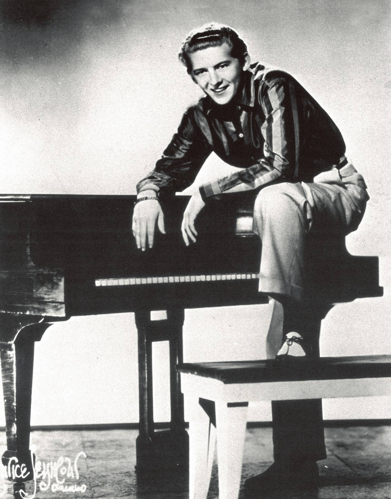 Vintage Photograph Of Jerry Lee Lewis Background