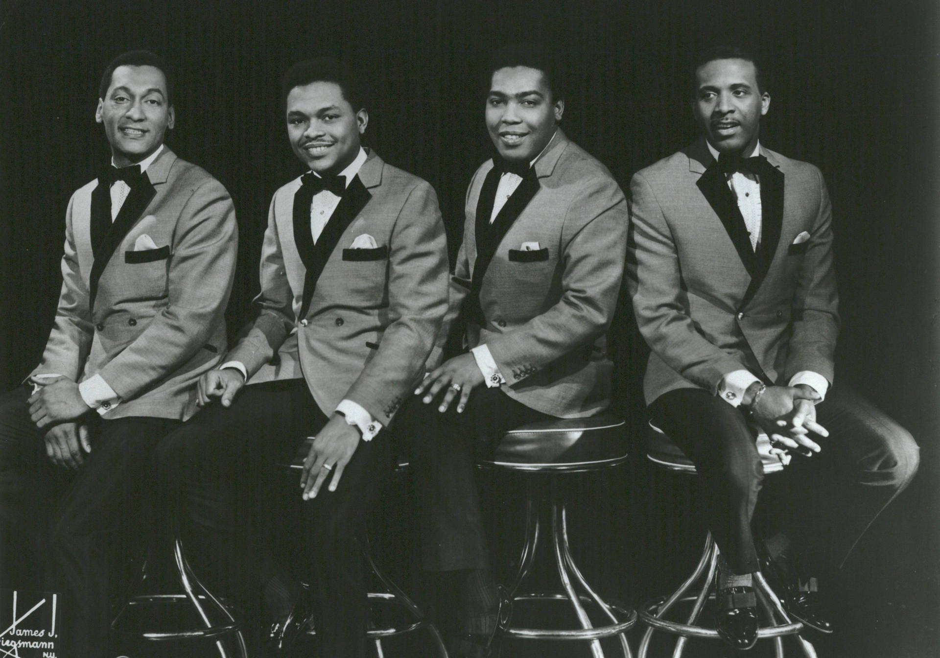 Vintage Portrait Of The Four Tops 1964 Background