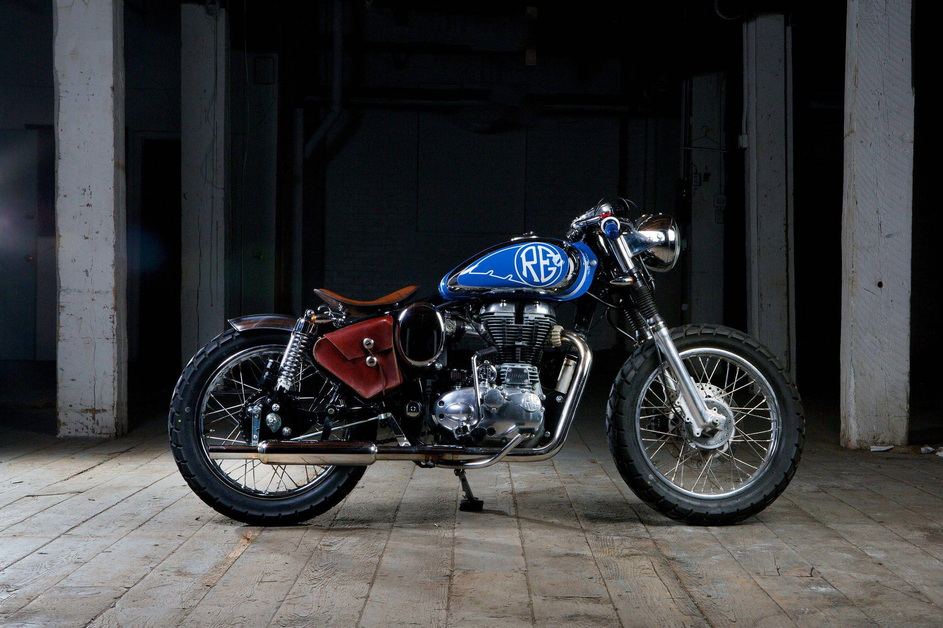 Vintage Vibes - Beachside With The Royal Enfield Hd Bobber