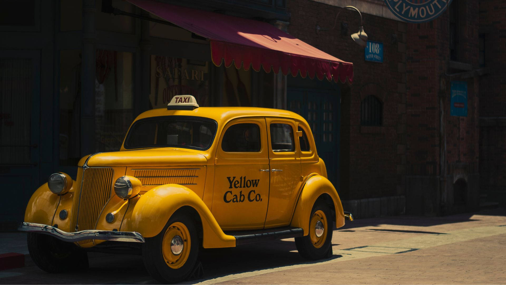 Vintage Yellow Cab Taxi Parking Background