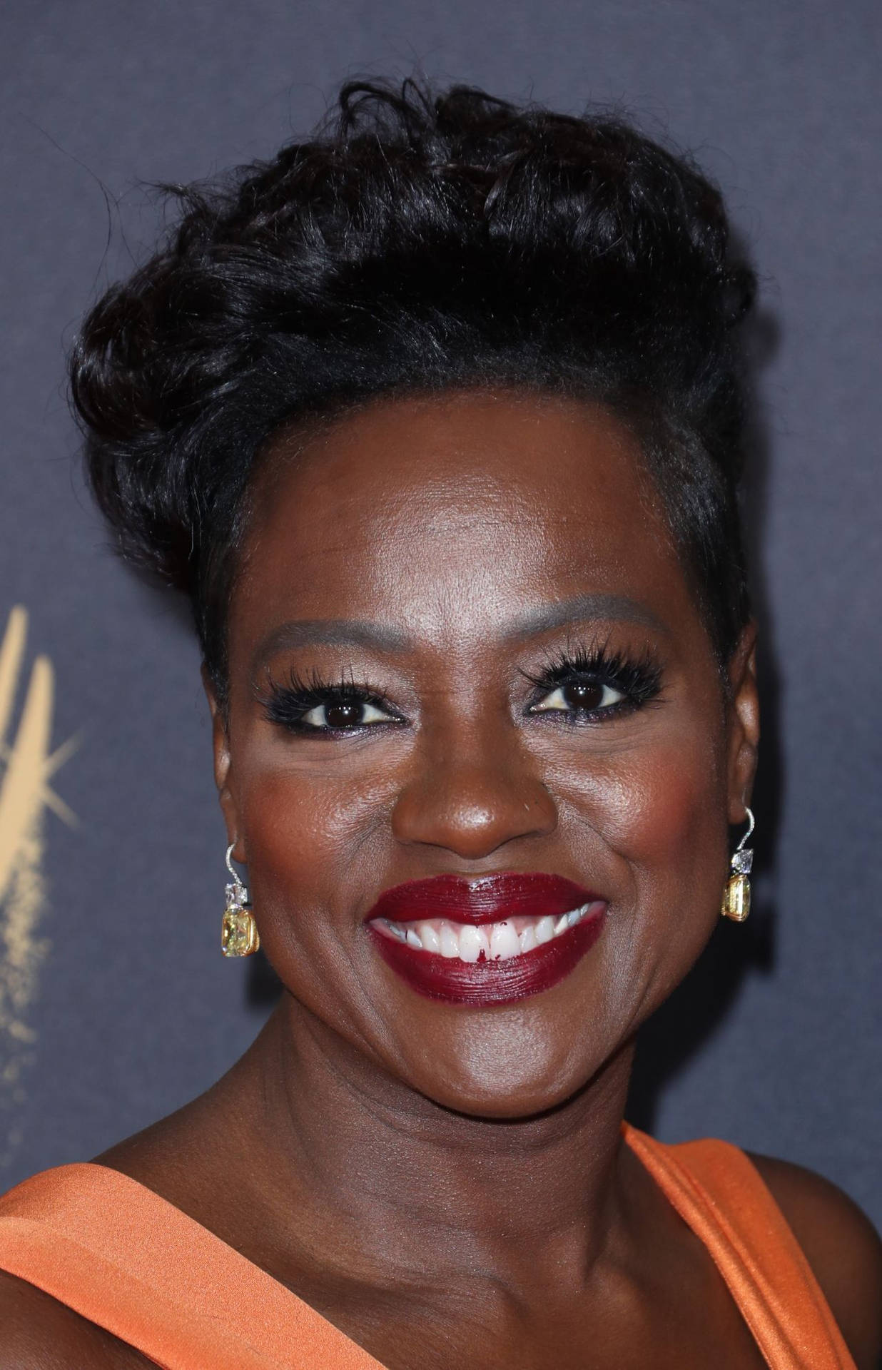 Viola Davis Short Hair Emmys 2017 Background