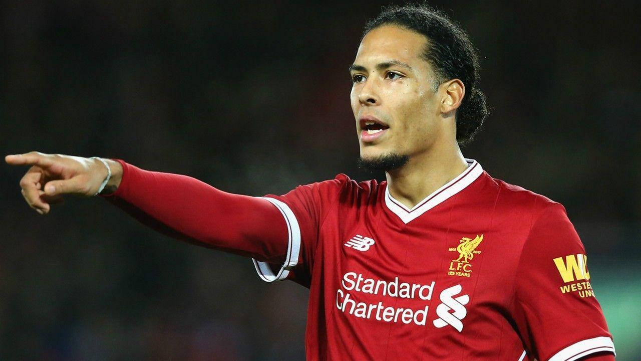 Virgil Van Dijk Giving Instructions Background