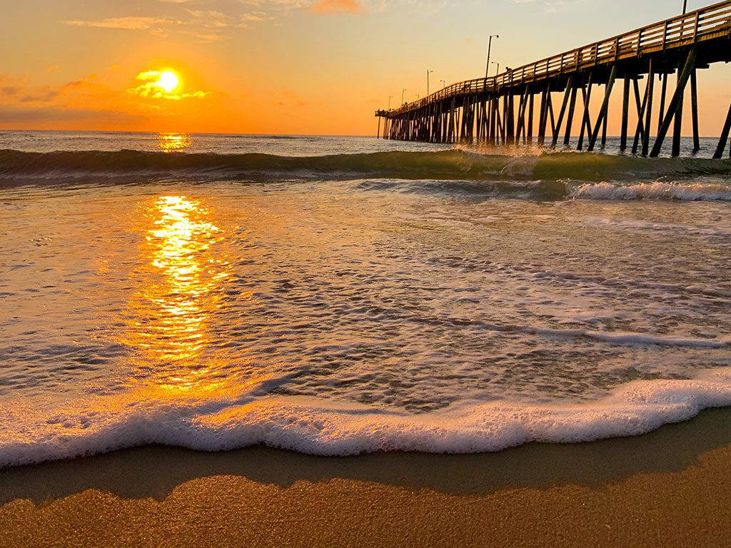 Virginia Beach Pier And Shoreline Background