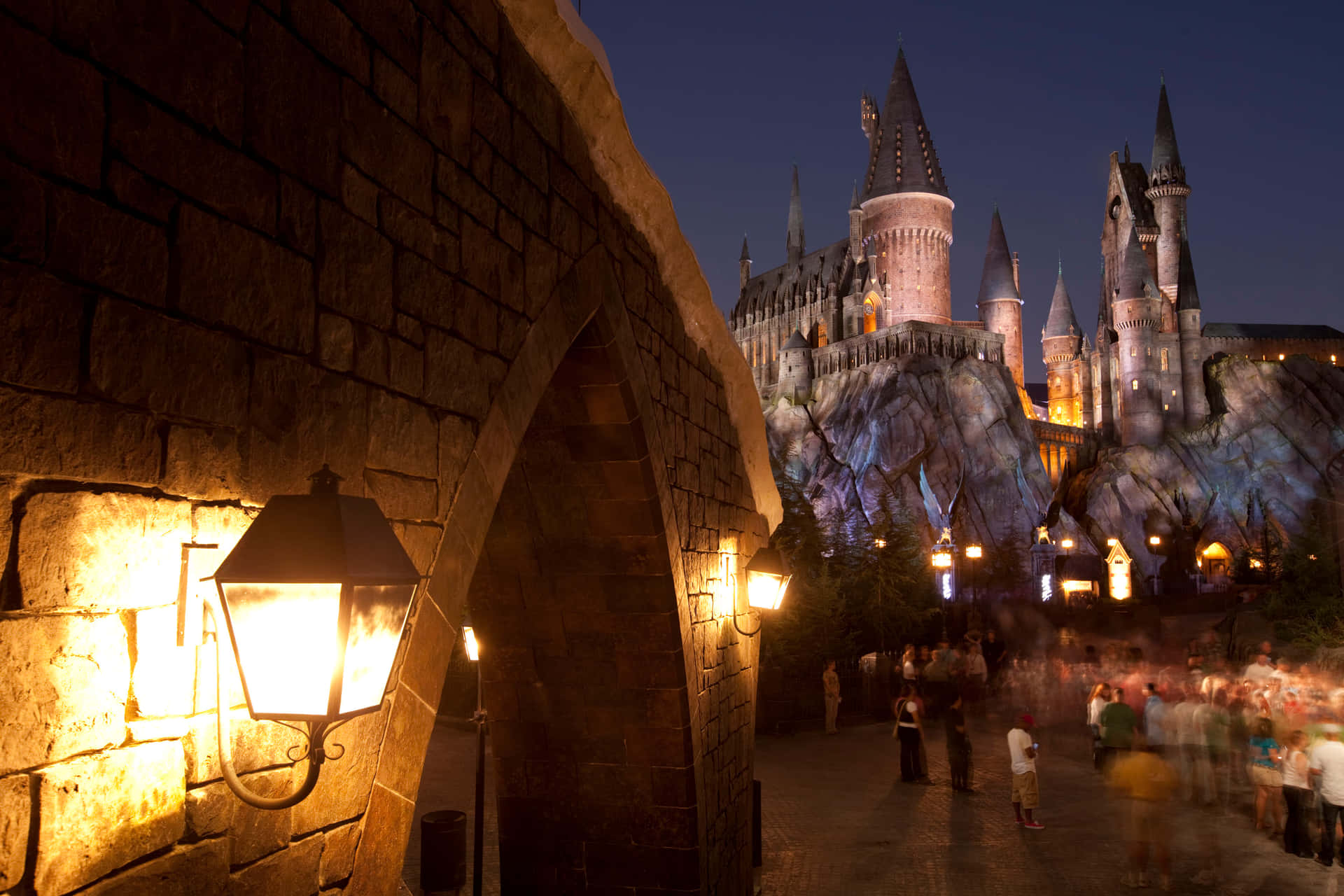 Visit Hogwarts This Christmas! Background