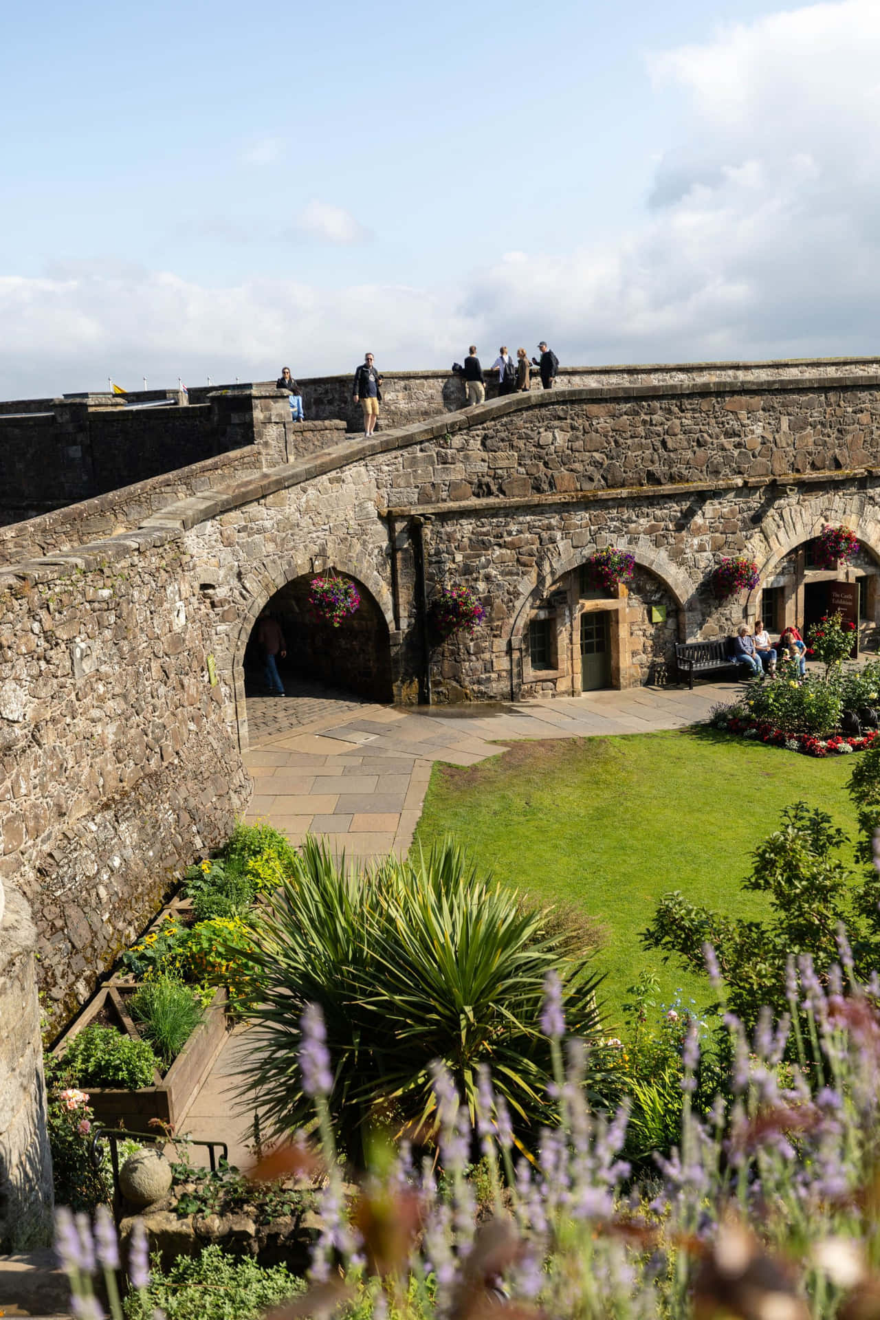 Visitors Walking To Sterling Castle Background
