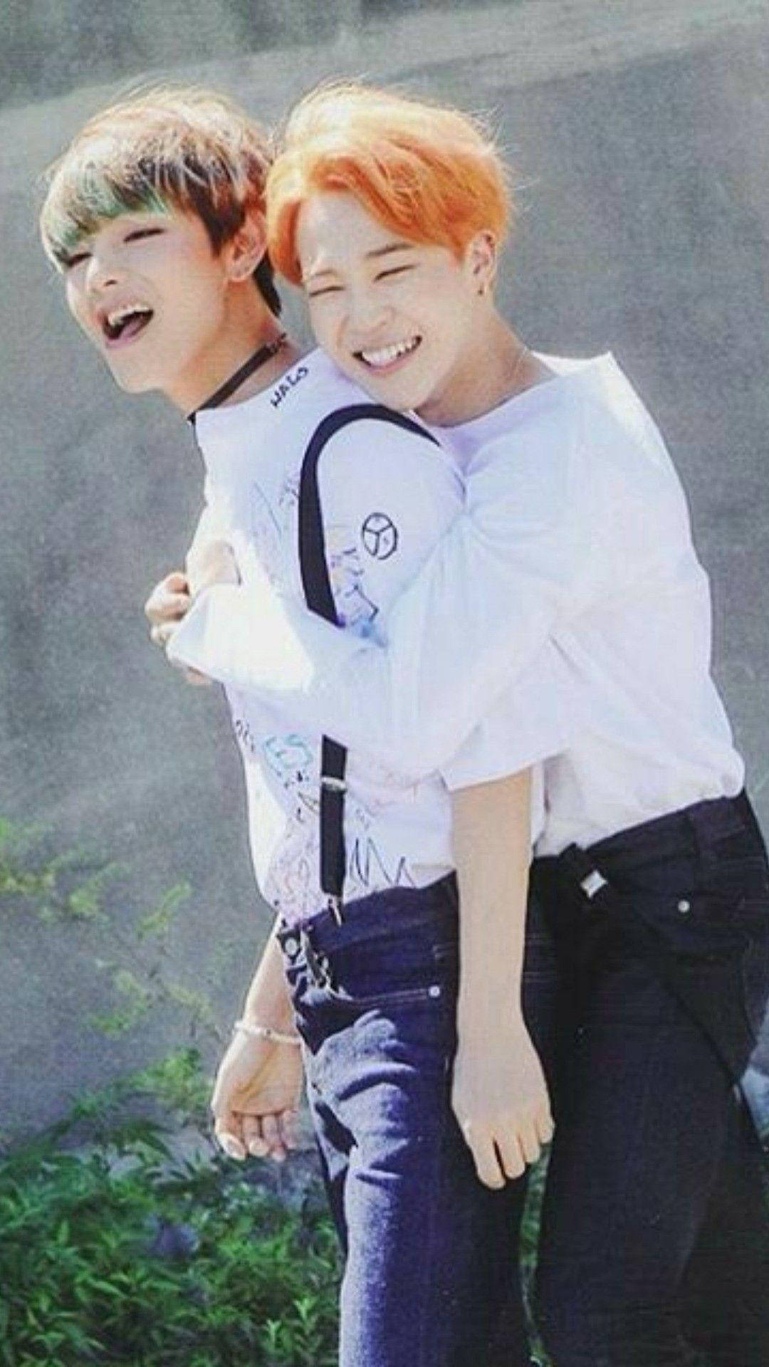 Vmin Backhug Background