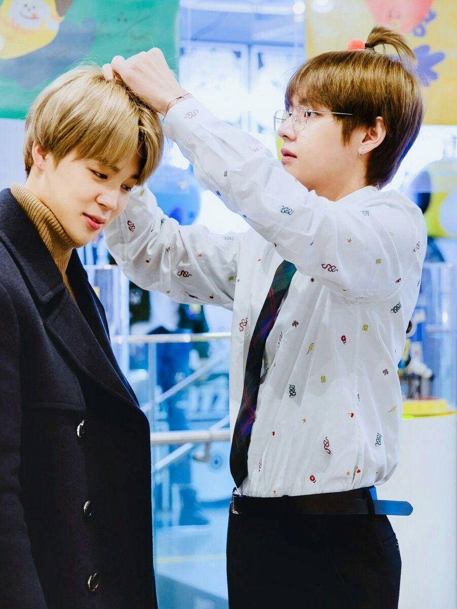 Vmin Hair Tying Background