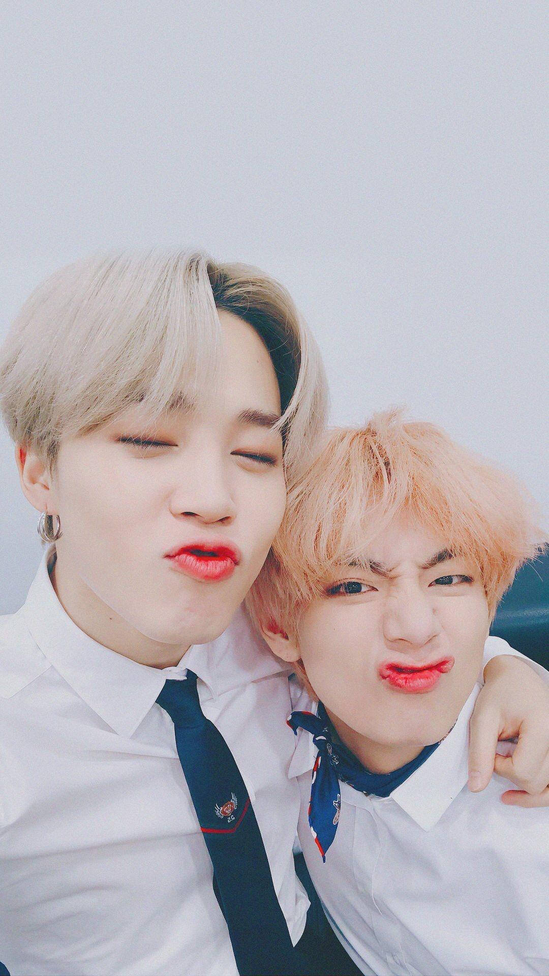 Vmin White Filter Selfie Background