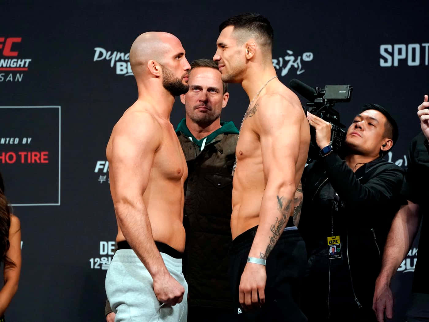 Volkan Oezdemir Aleksandar Rakić Face-off Background