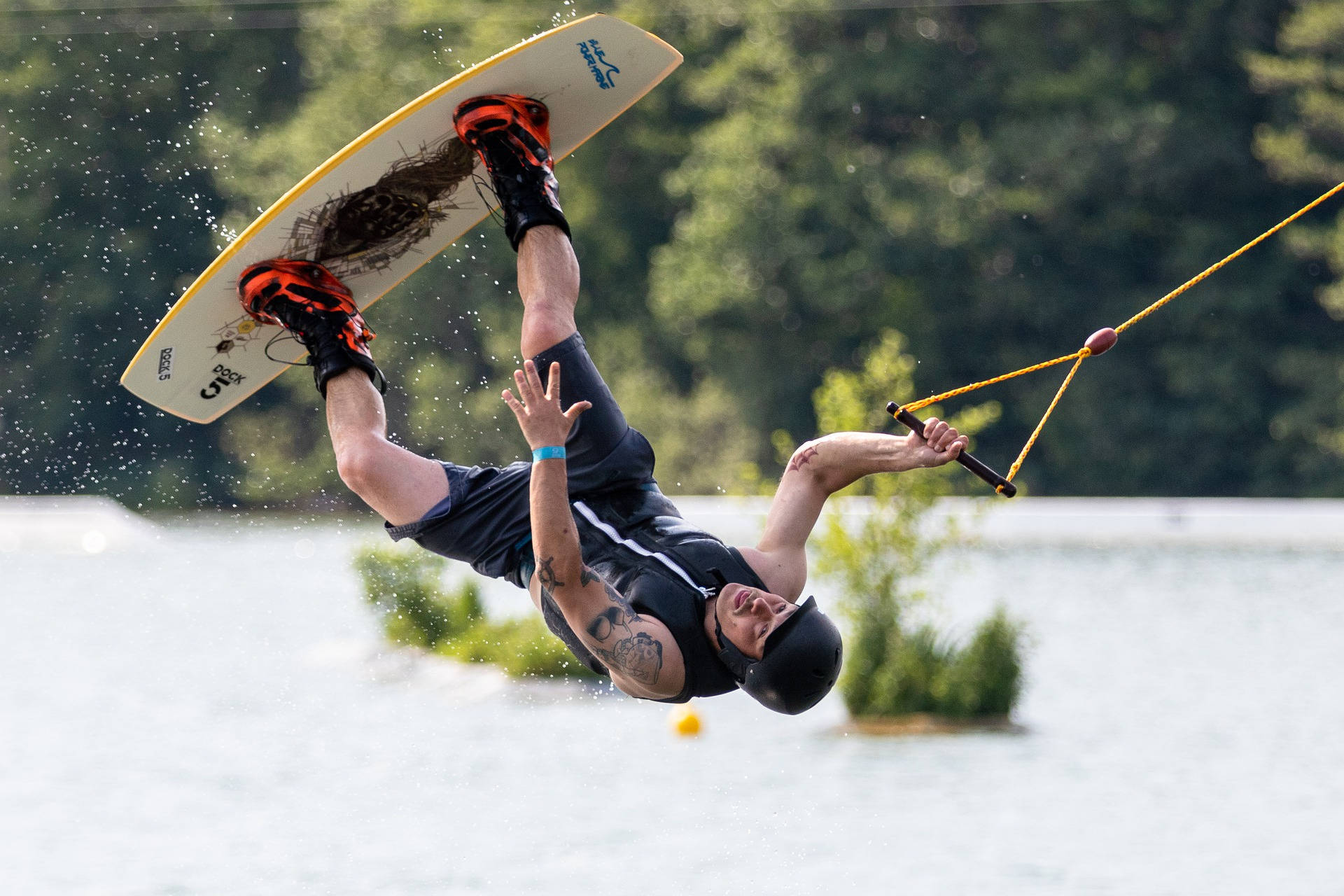 Wakeboarding Scarecrow Trick