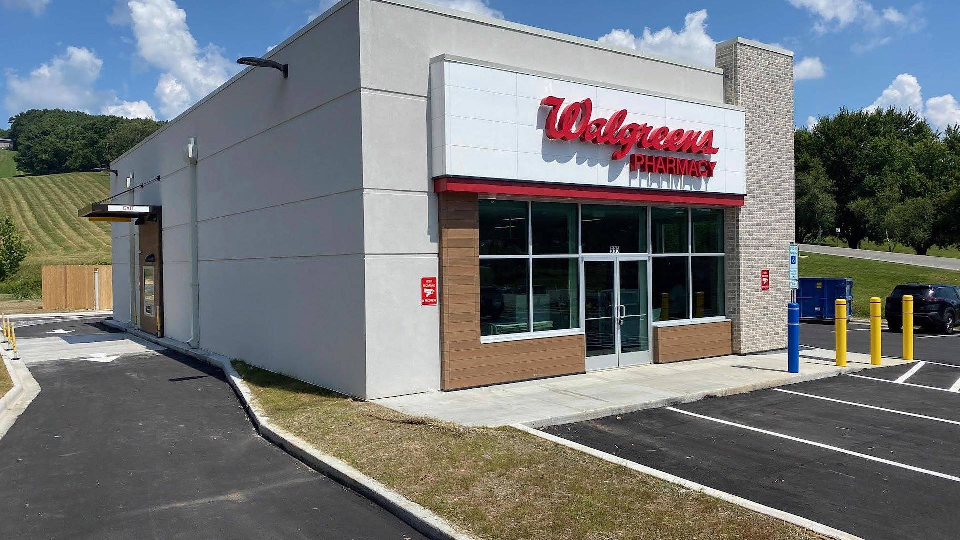 Walgreens Pharmacy Store Daytime Background