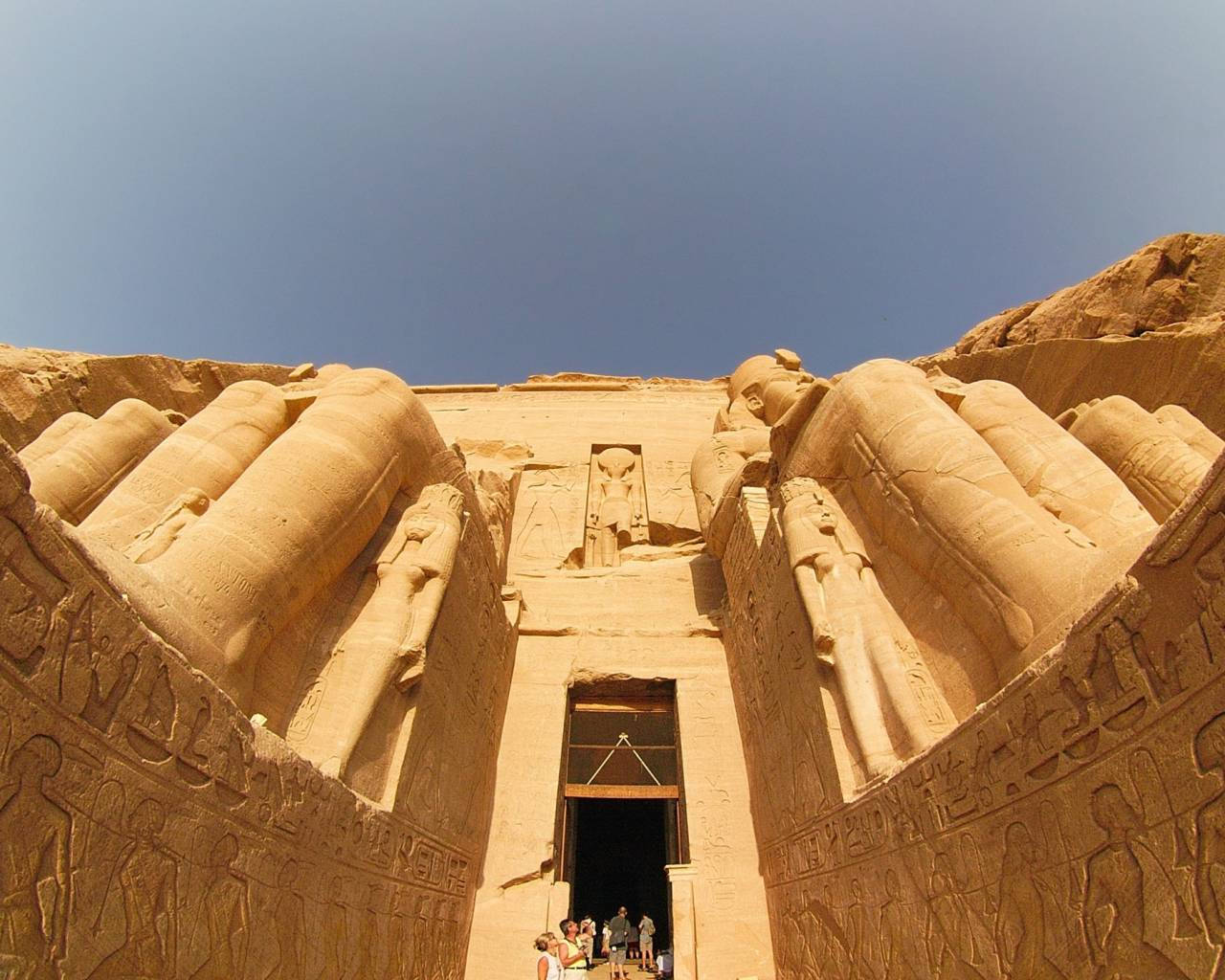 Walkway Through The Temples Of Abu Simbel Background