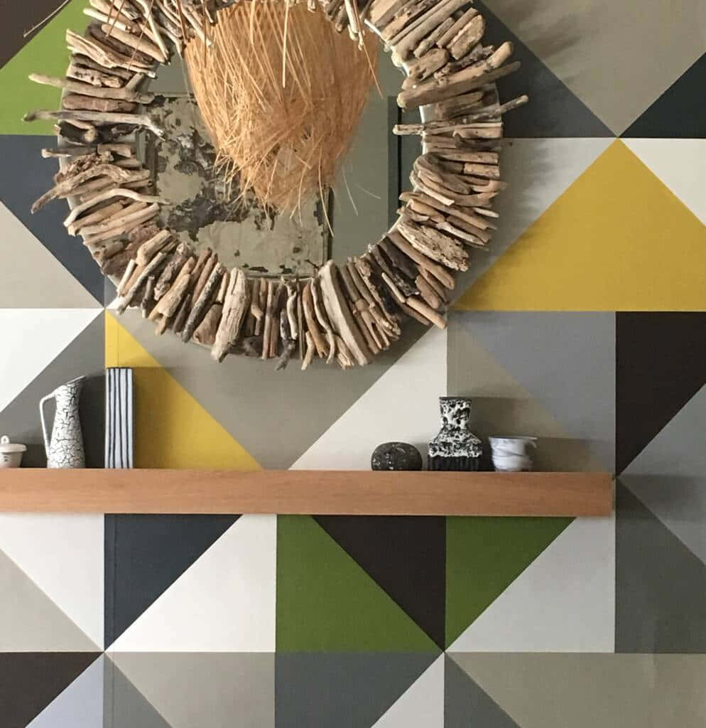 Wall With Obtuse Triangle Patterns Background