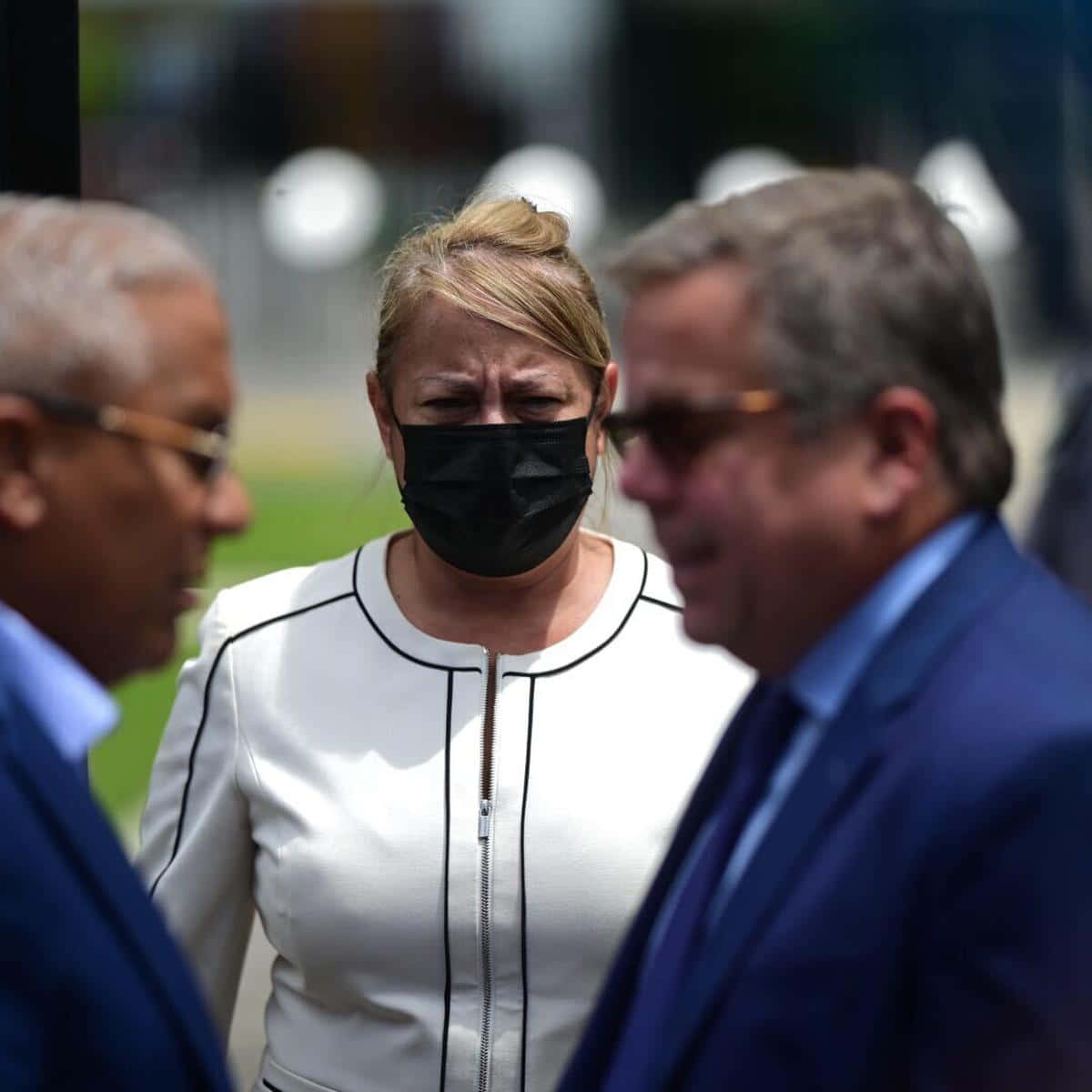 Wanda Vázquez Garced In Black Facemask Background