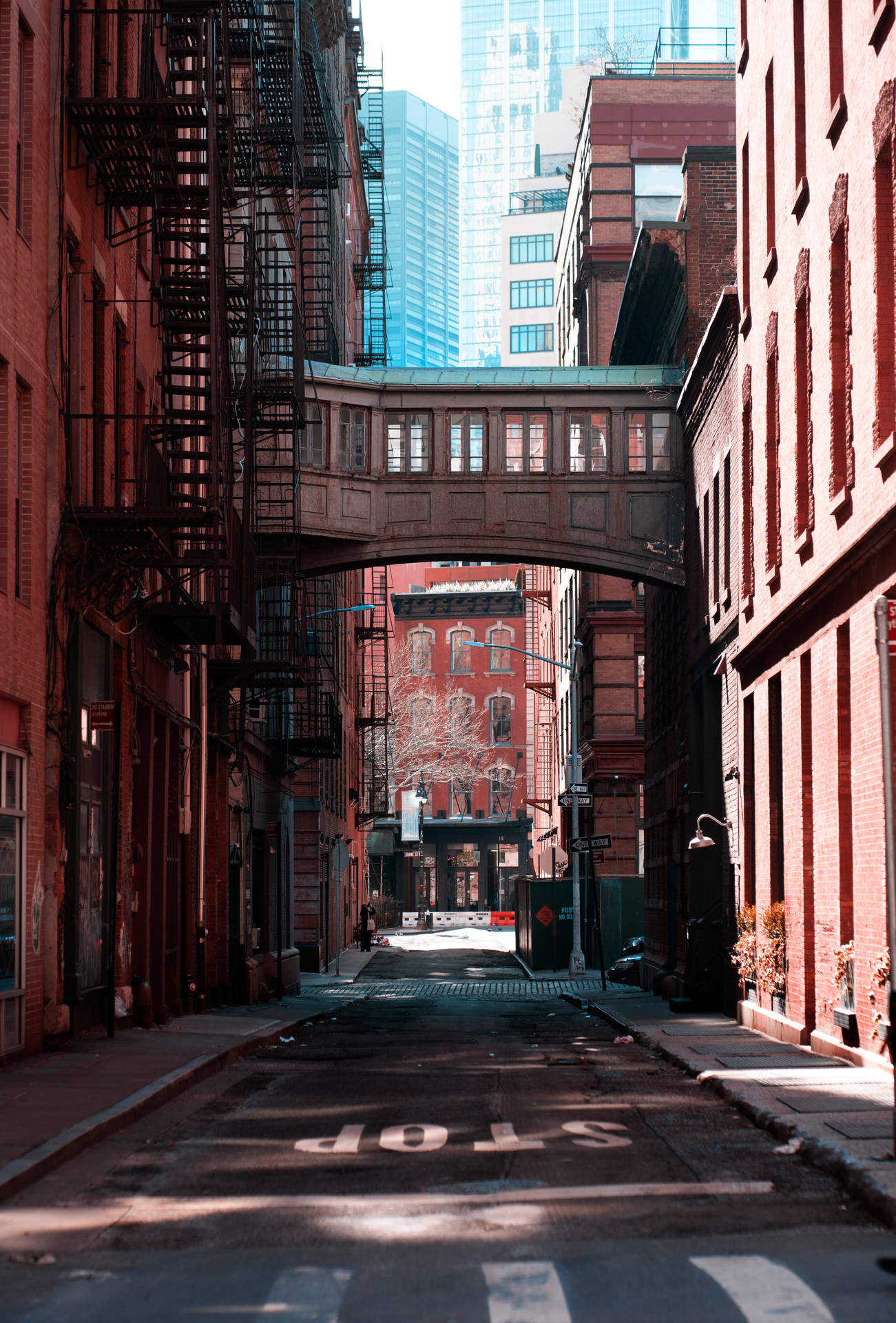Wander Down A Brown Vintage Street And Let Your Mind Wander Background