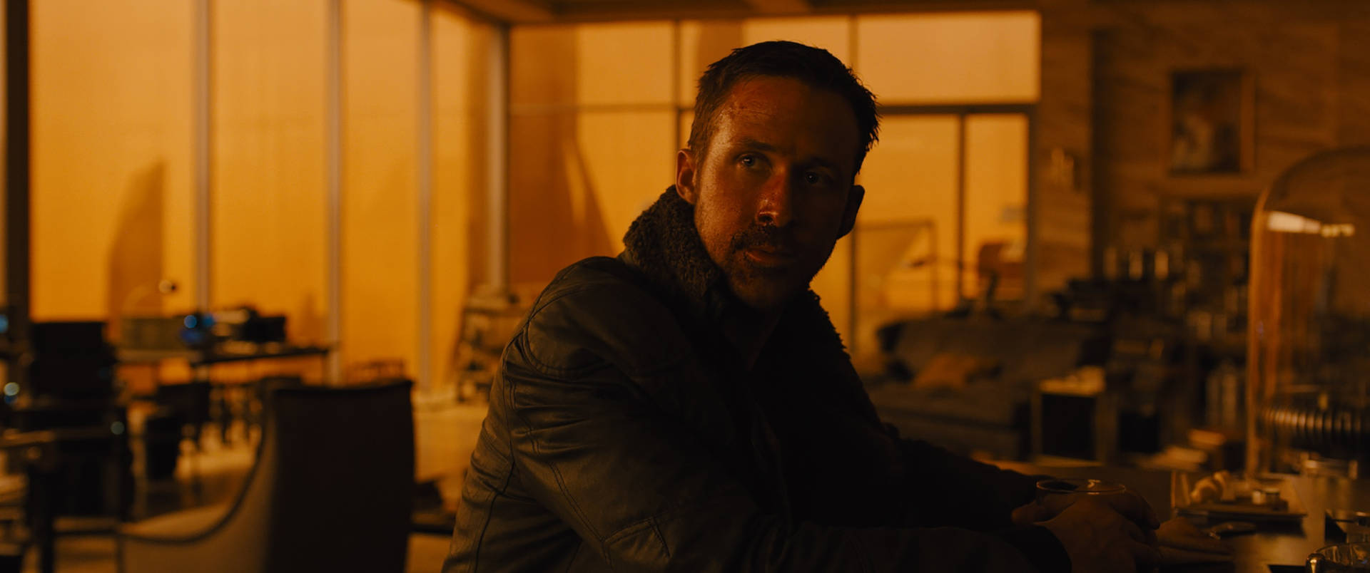 Warm-tinted Officer K Blade Runner 2049 4k