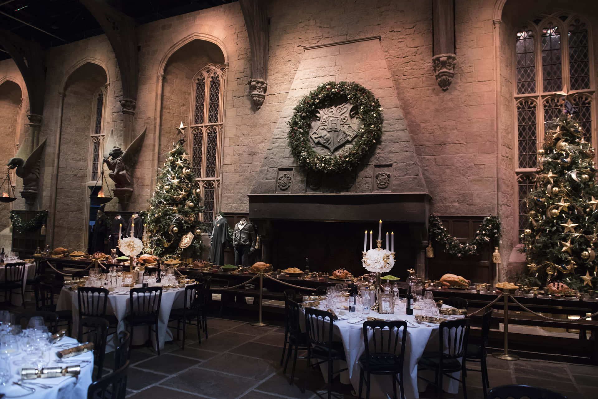 Warner Bros Harry Potter Christmas Studio Decorations Background