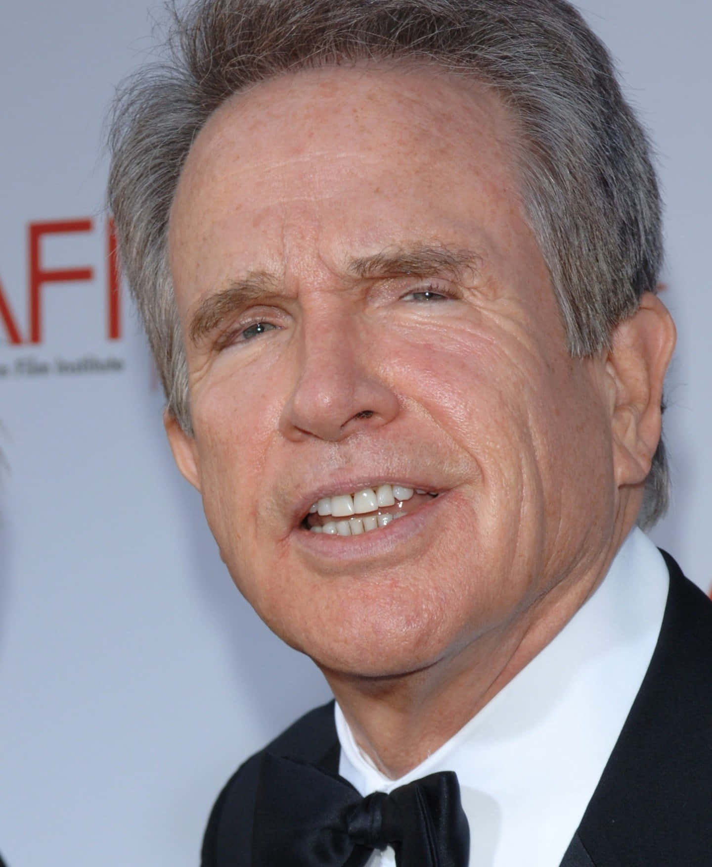 Warren Beatty At A Public Event Background