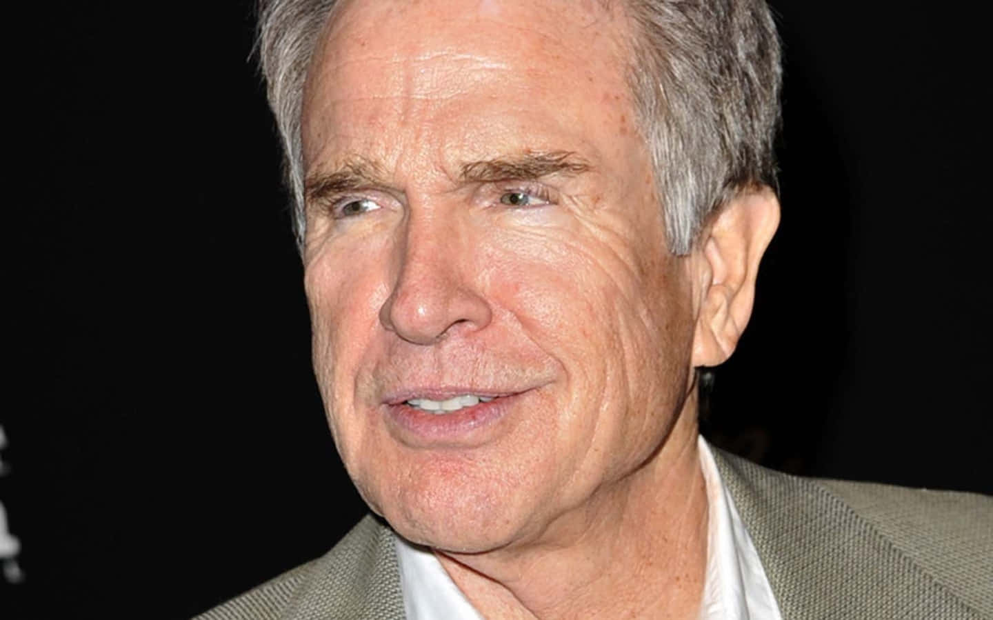 Warren Beatty Posing For A Portrait Background