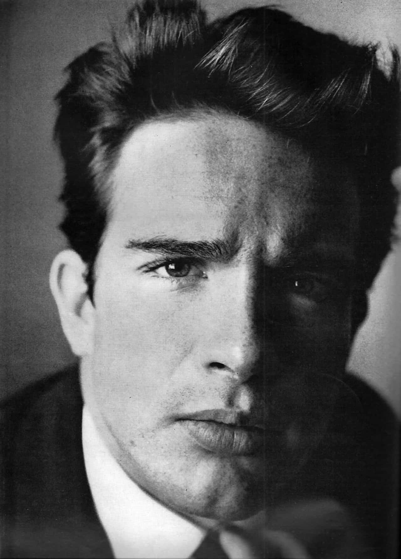 Warren Beatty Smiling At An Event Background