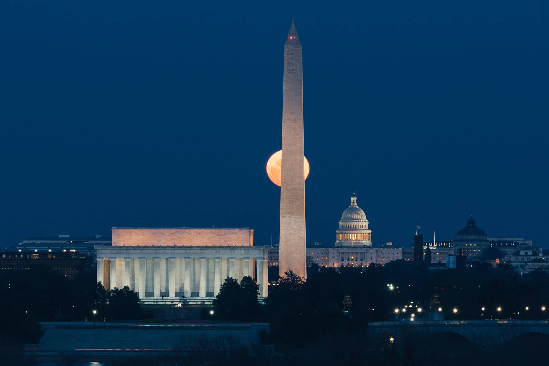 Washington Dc Full Moon Background