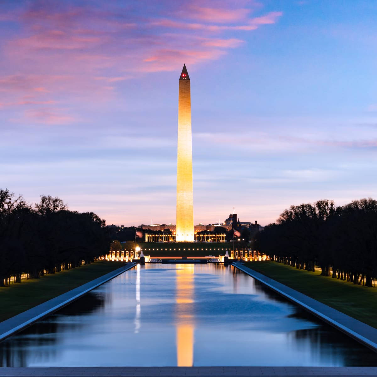 Washington Monument Brightly Lit