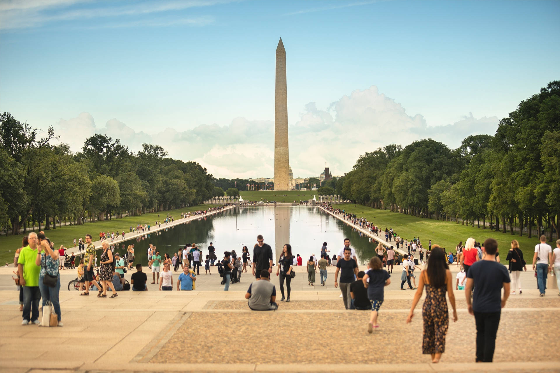 Washington Monument Visiting Tourists Background