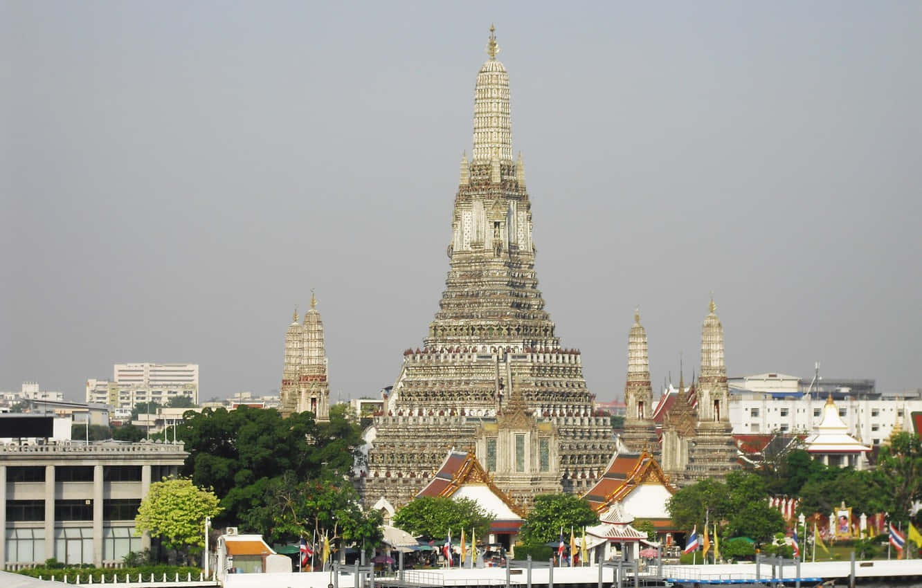 Wat Arun In A Gloomy Weather