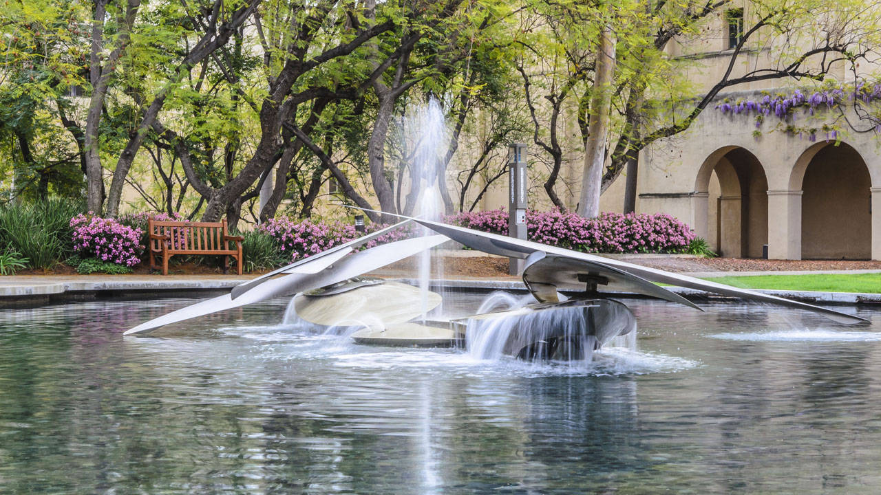 Water Forms Sculpture At Caltech