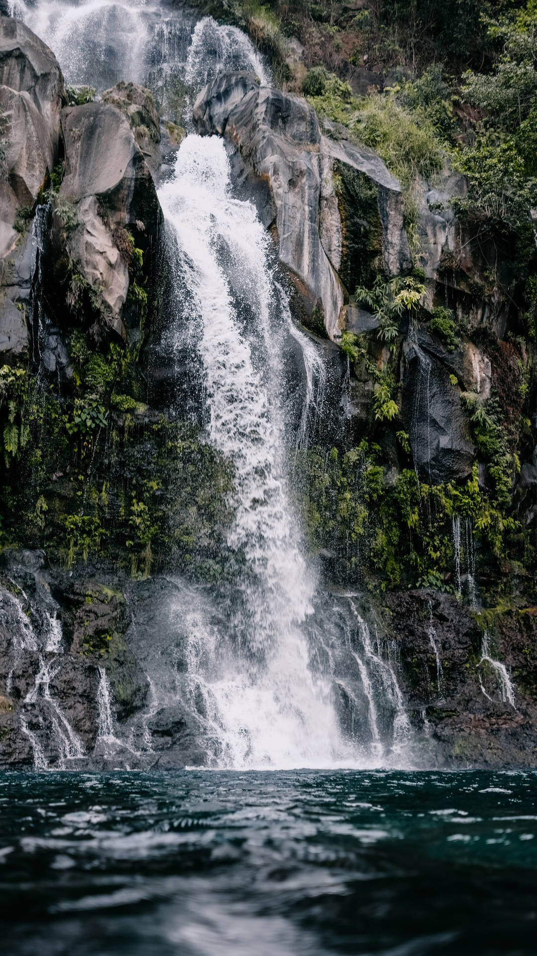 Waterfall Amazing Phone Background