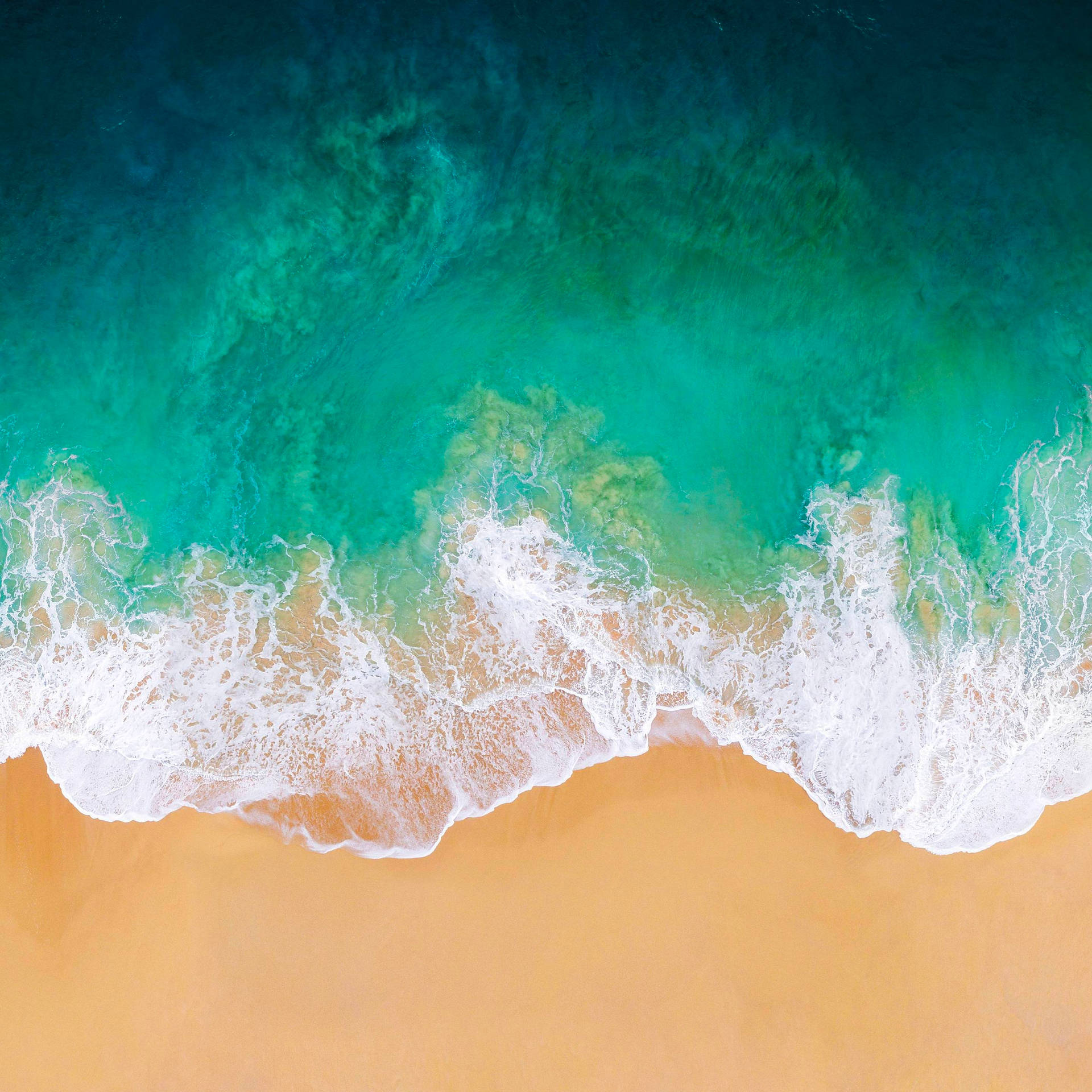 Wave And Beach Mac Background