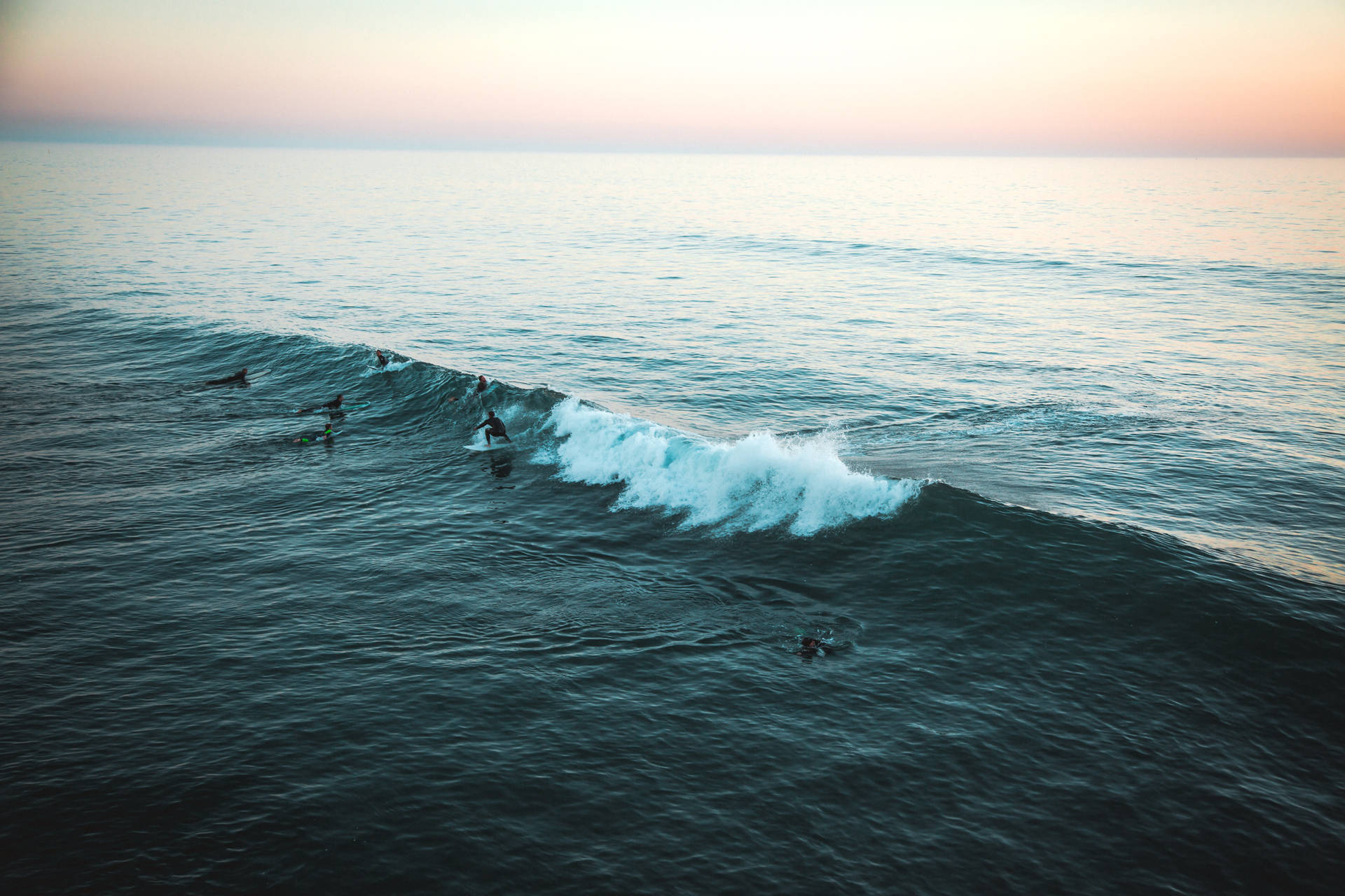 Wave And Surfers Cool Pc Background