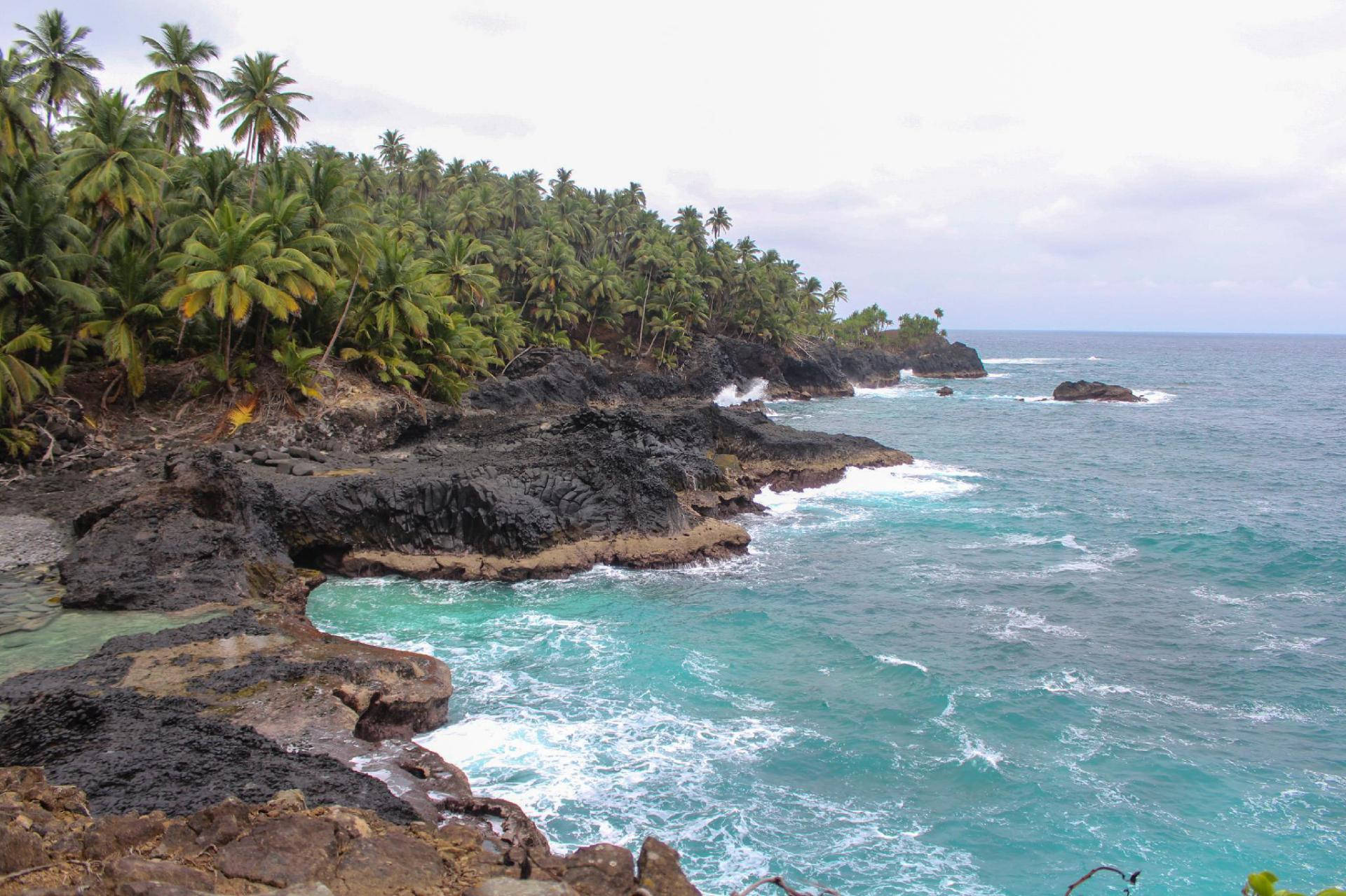 Waves In São Tomé And Príncipe Beach