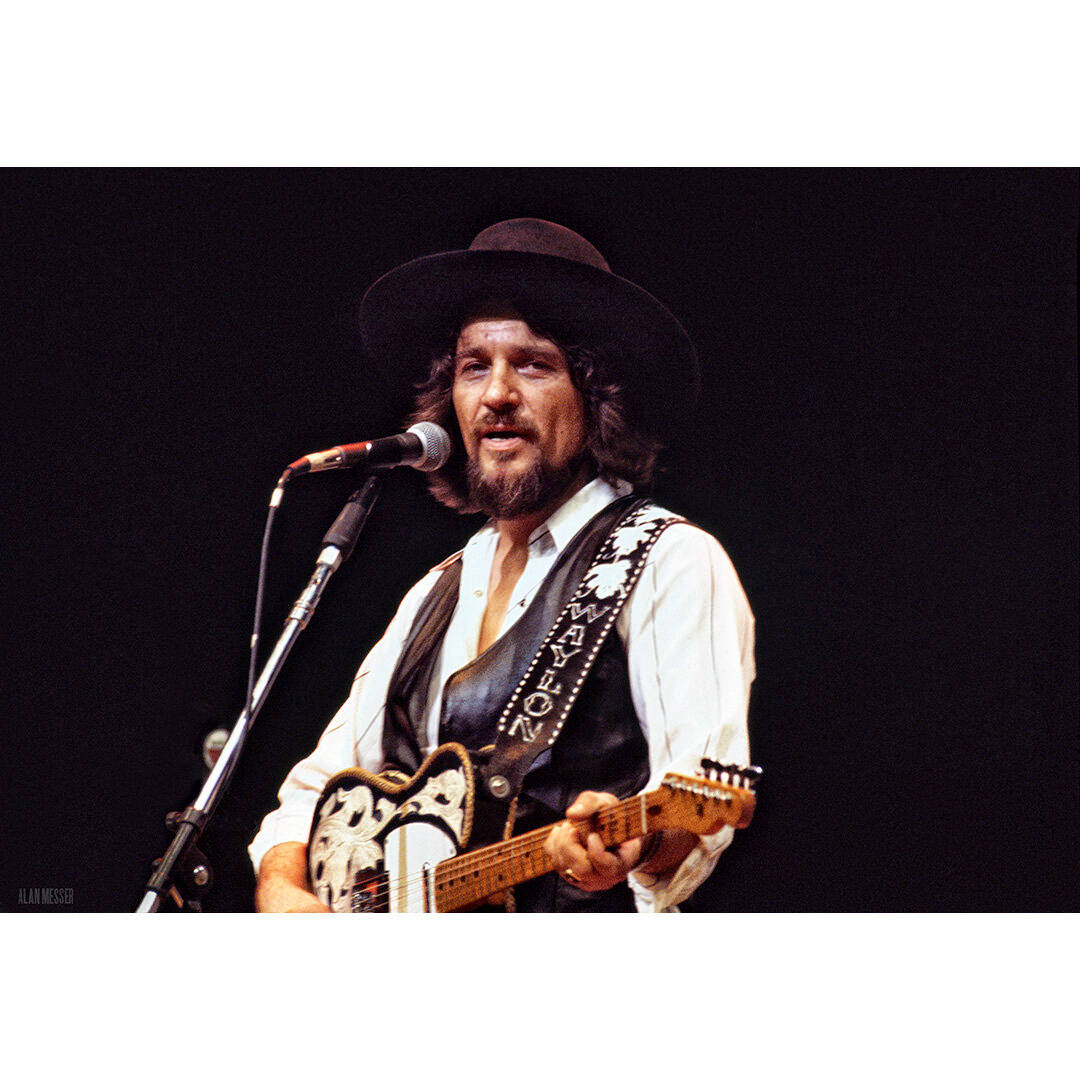 Waylon Jennings In California Concert Background