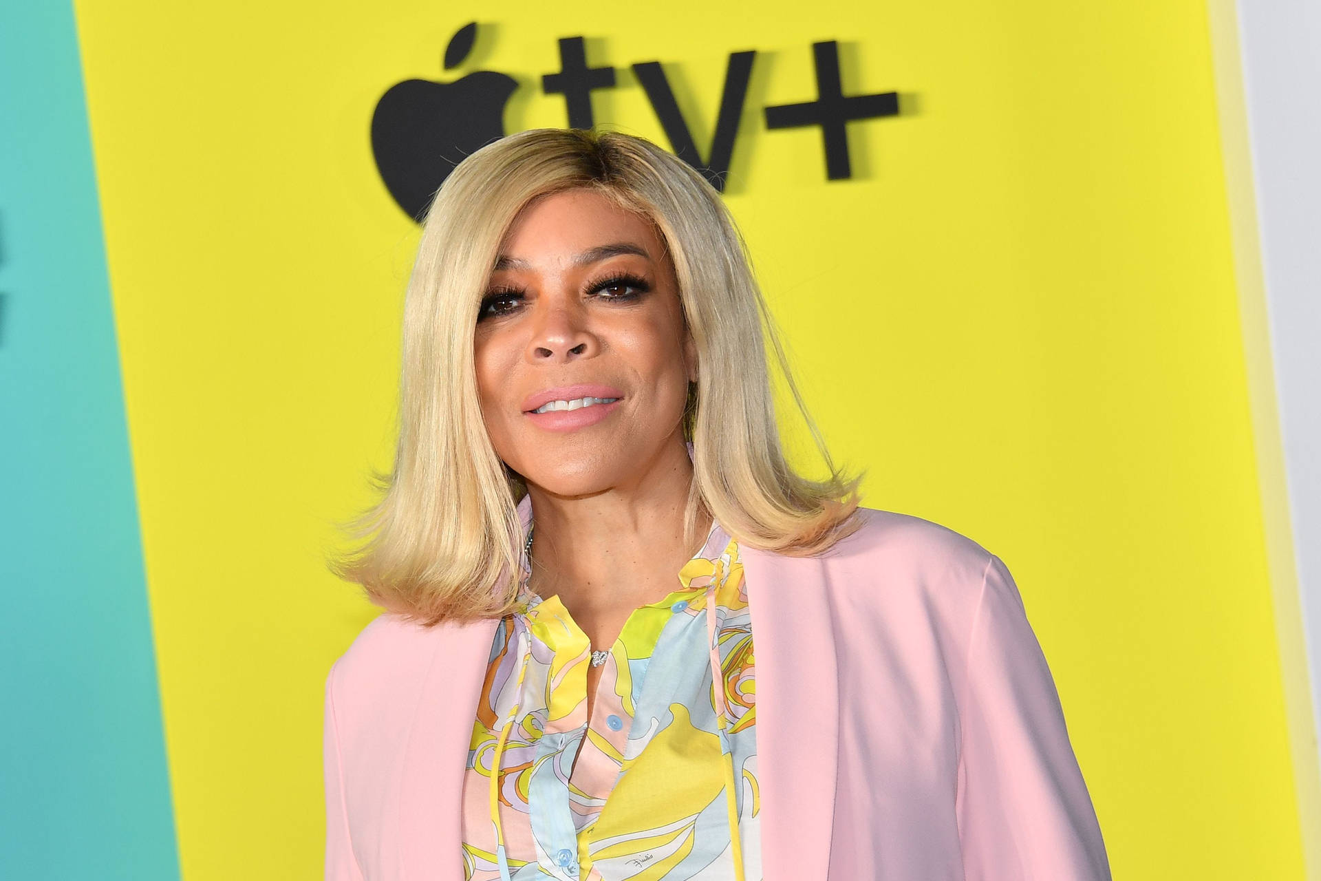 Wendy Williams With Apple Background