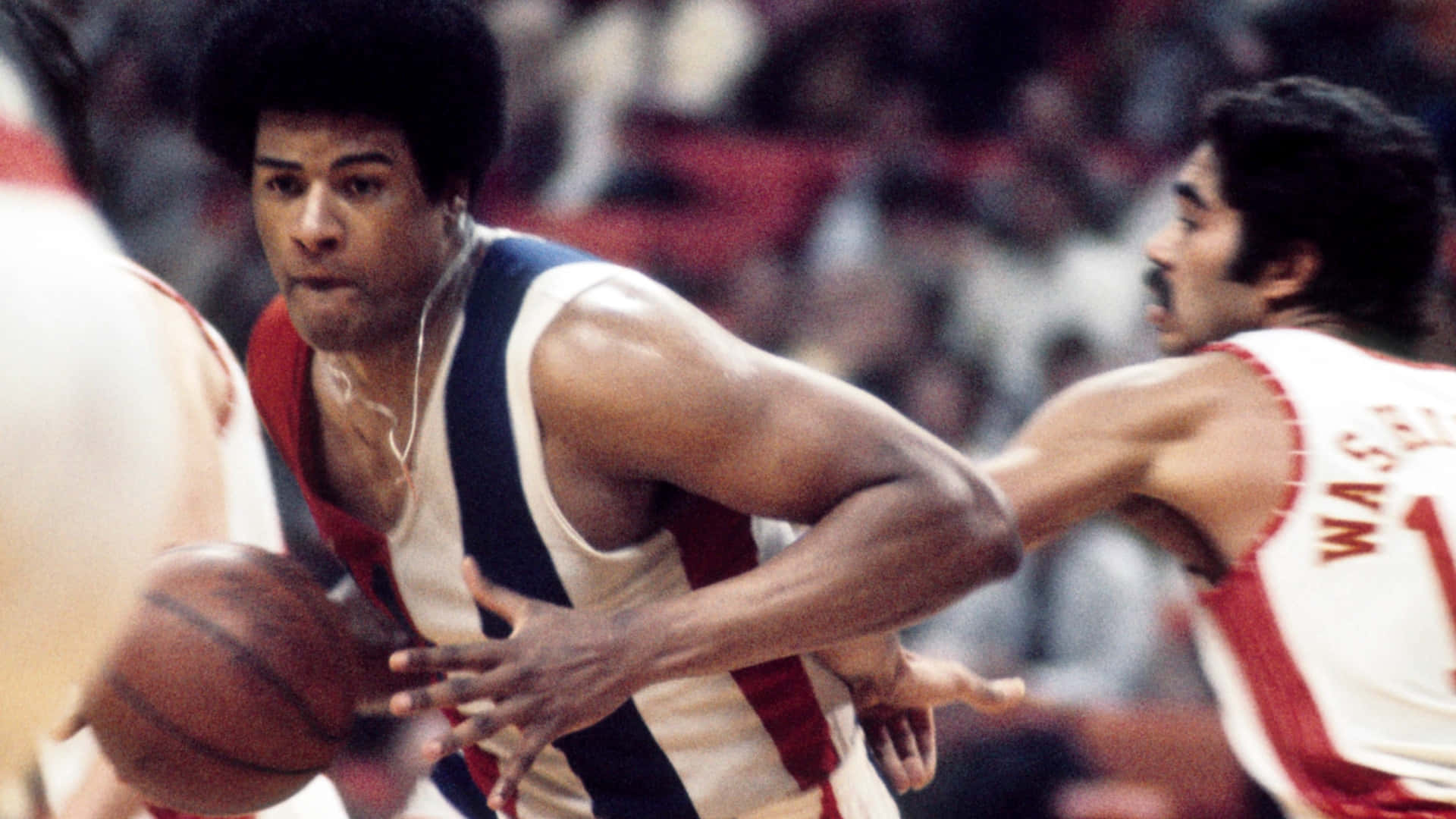 Wes Unseld Basketball Player Game Background