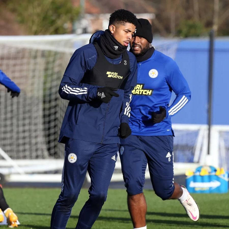 Wesley Fofana Talk During Training Background