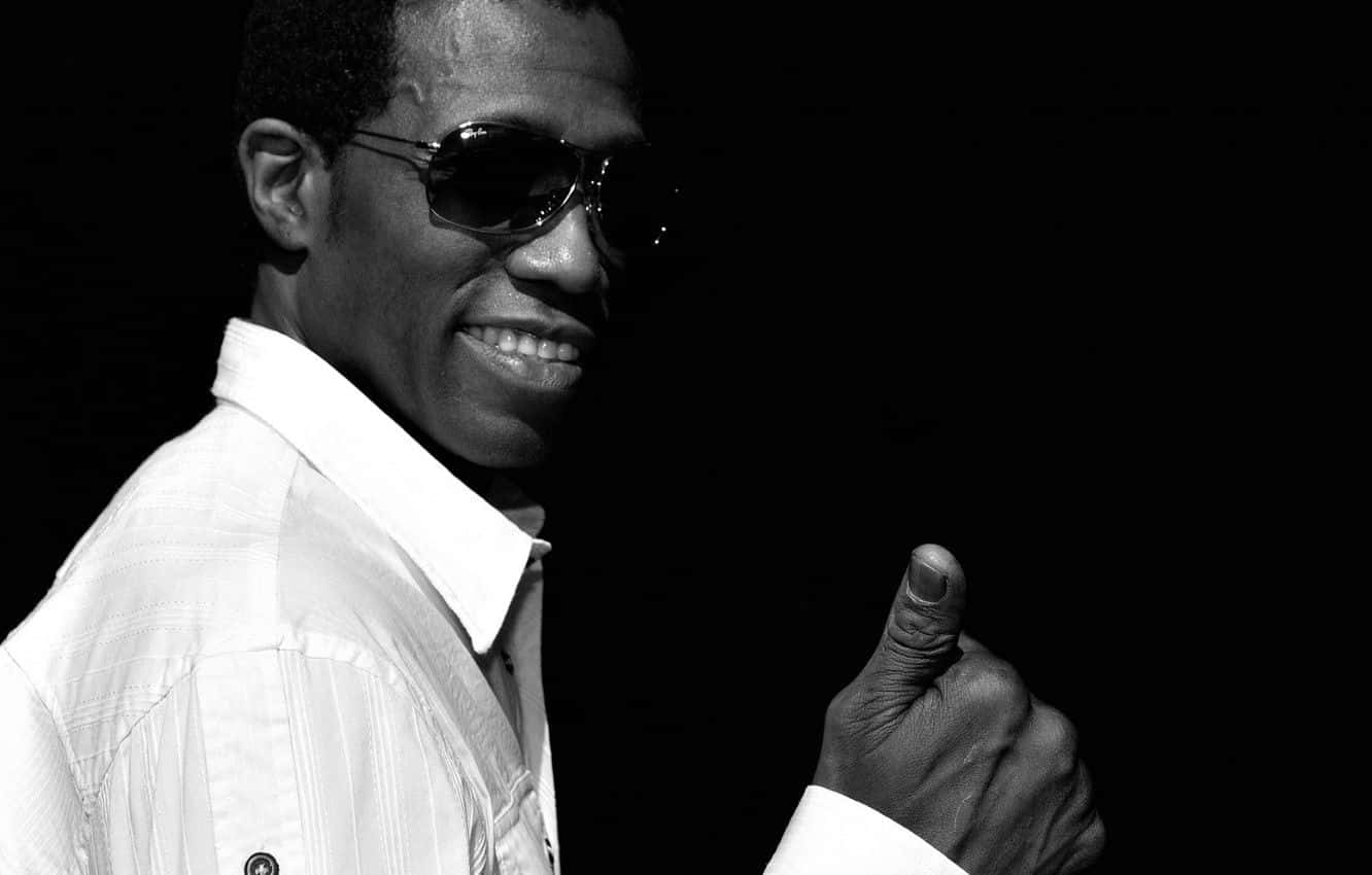 Wesley Snipes In A Captivating Pose Background