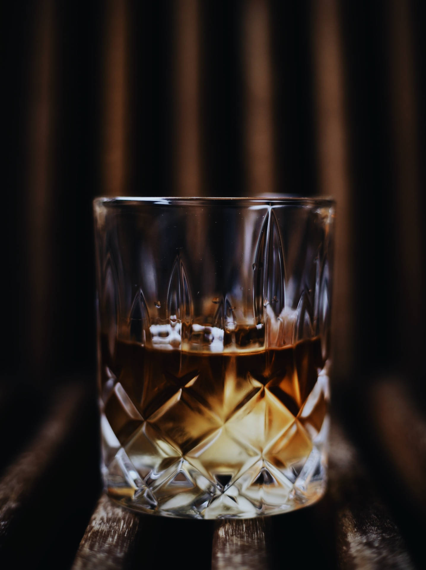 Whiskey Glass With Diamond Pattern