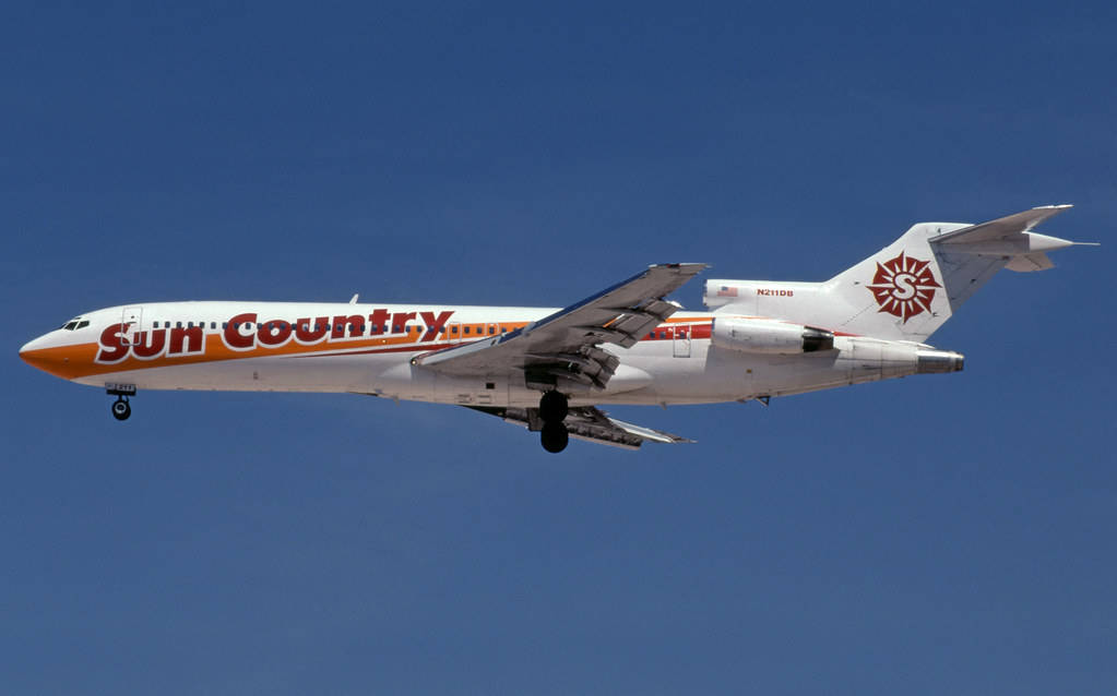 White Aircraft Of Sun Country