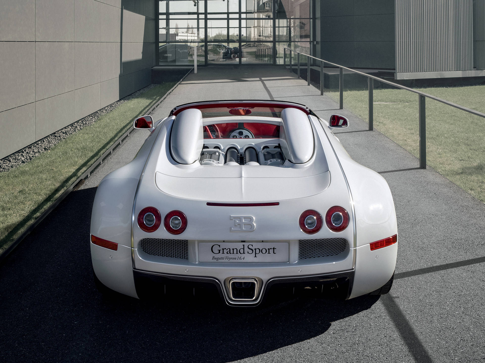 White Bugatti Veyron Back Iphone Background