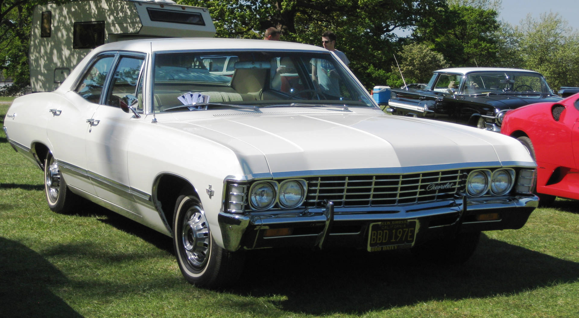 White Chevrolet Impala 1967 Background