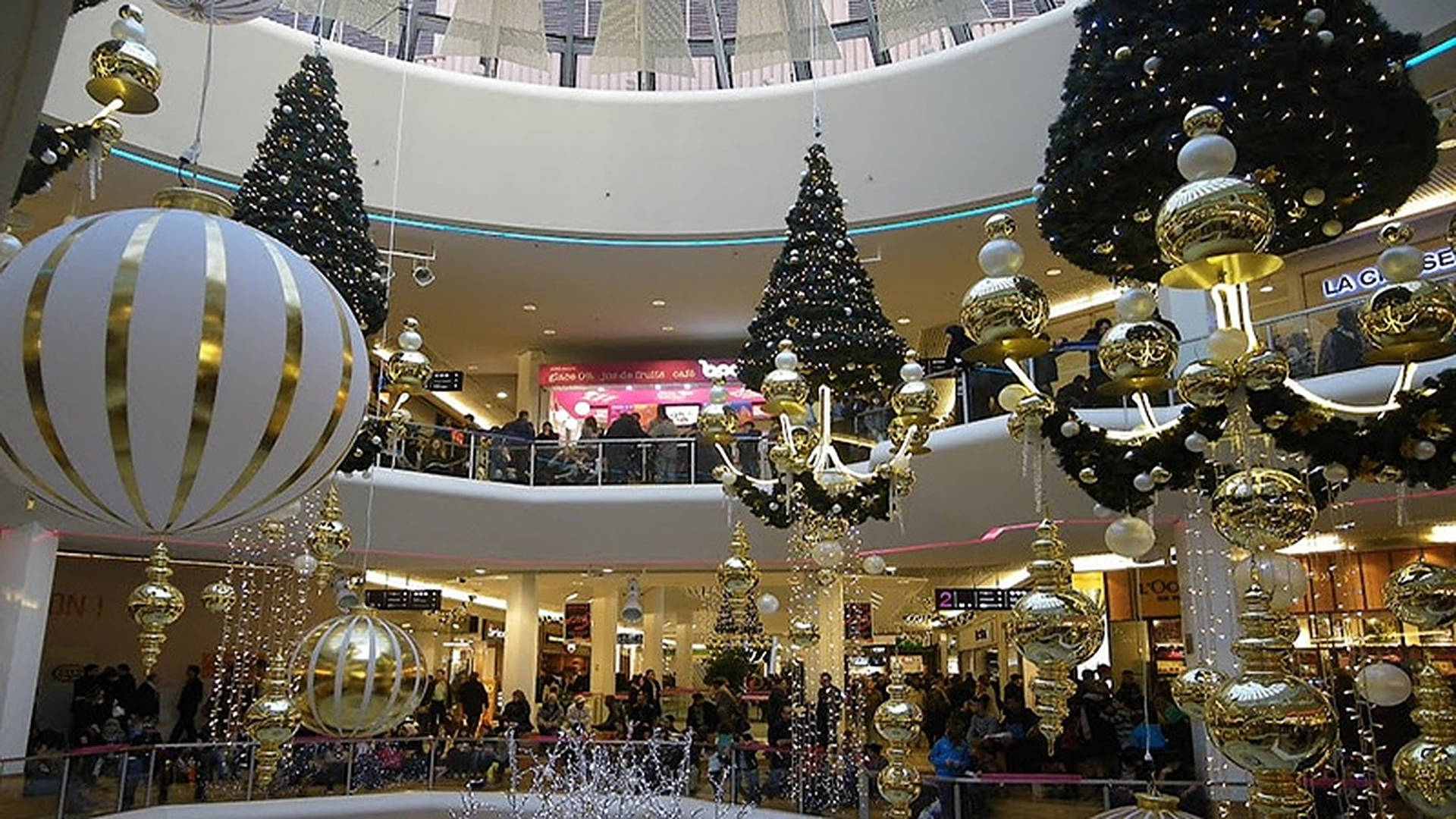 White Christmas Shopping Mall Background